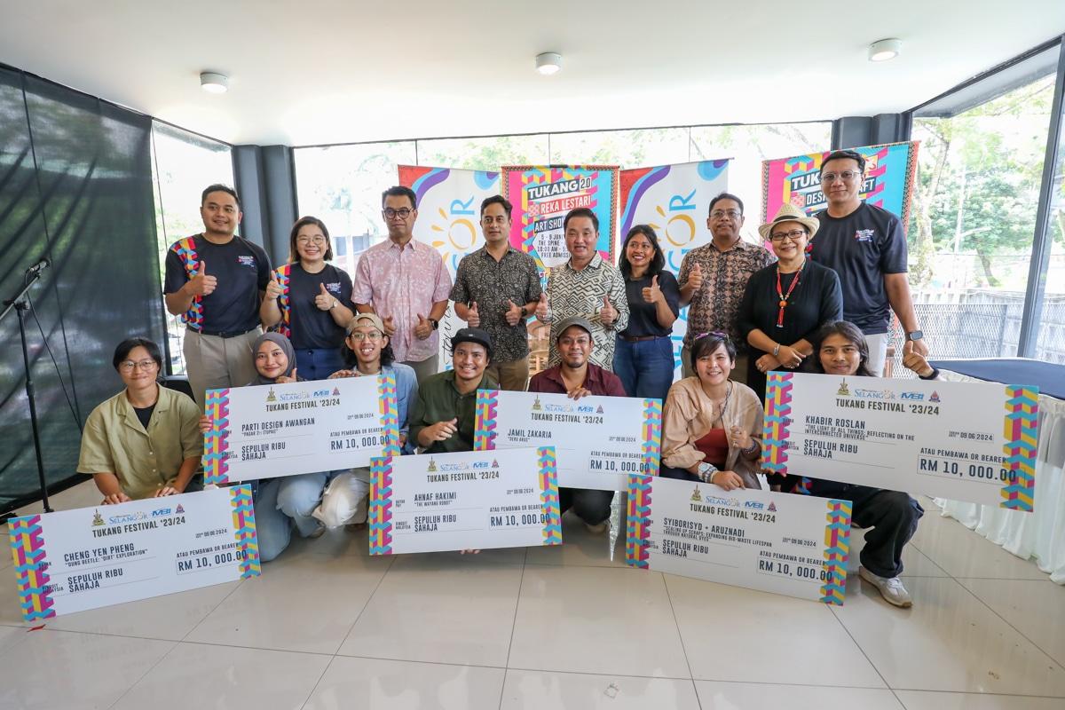 Perkasa industri kreatif, enam penggiat seni terima geran RM60,000