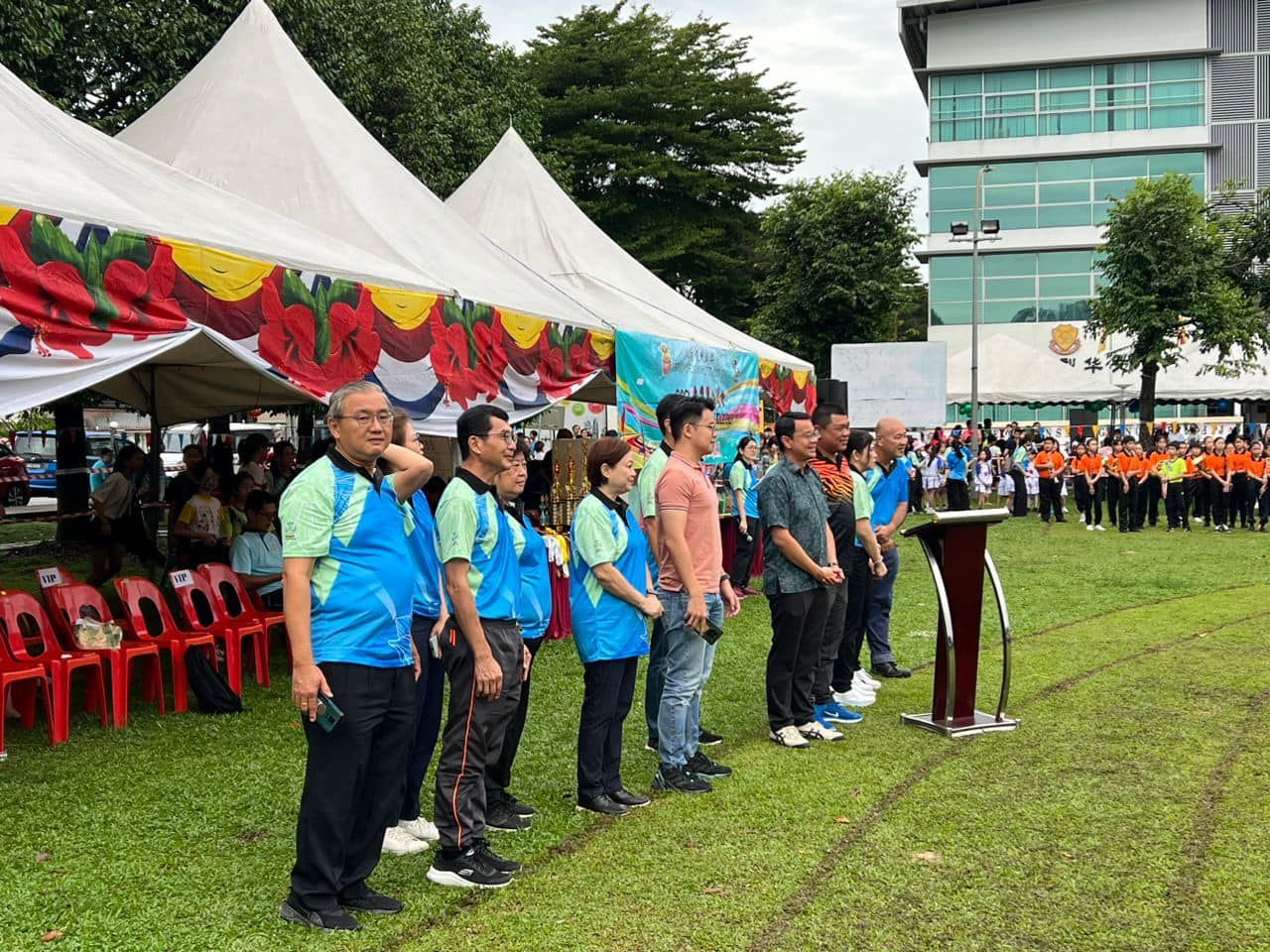 不忘锻炼身体.提升体能    李健聪鼓励学生专注学业