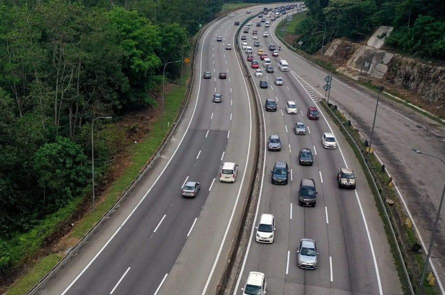 各大道交通截至10am行驶缓慢