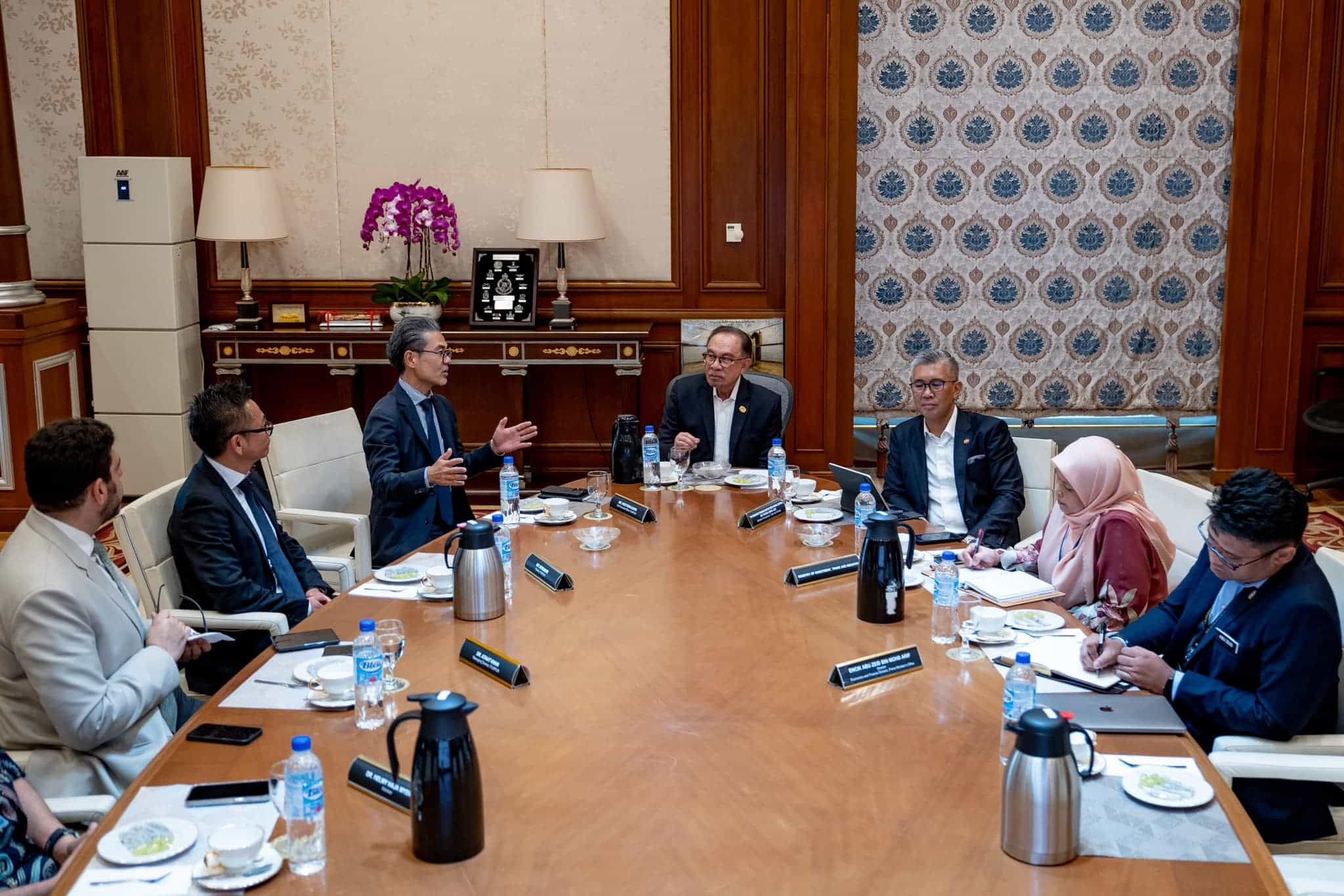 Fujifilm delegation meets PM to discuss investment plans