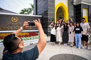 From January to May, Malaysia gets 1.8 mln Chinese tourists