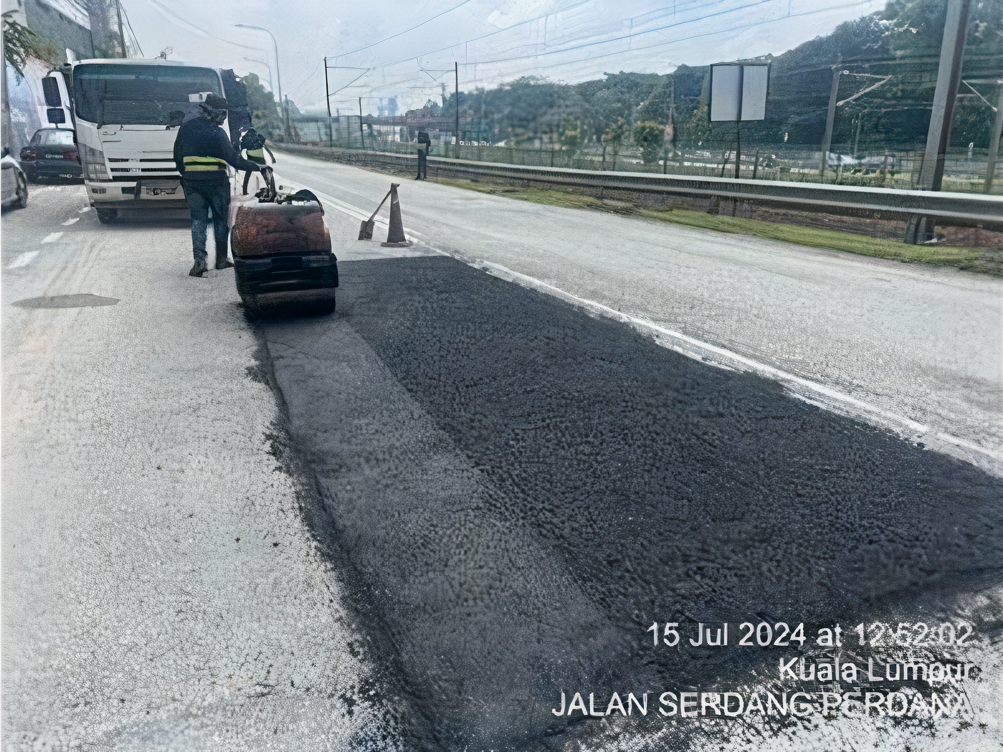 Infrasel baiki lampu, jalan rosak di tiga lokasi selepas 24 jam terima aduan