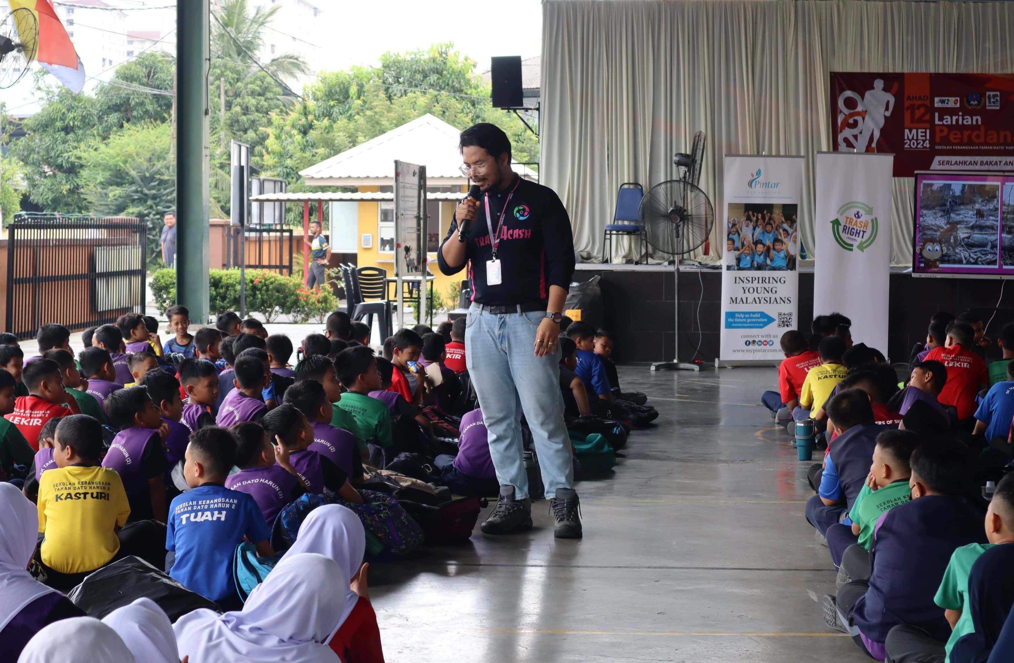 亿滋国际在6校发动回收计划 放眼收到逾10公吨塑料垃圾