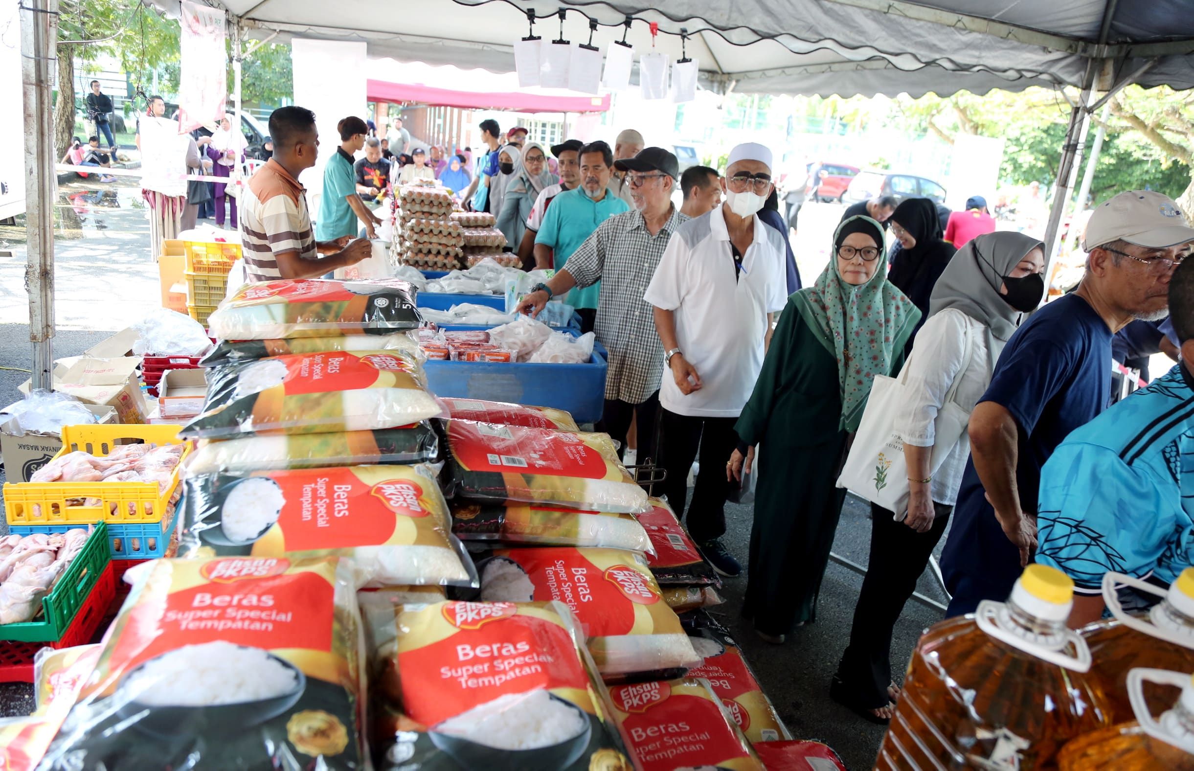 Ijok, Kinrara antara empat lokasi jualan murah barangan dapur hari ini