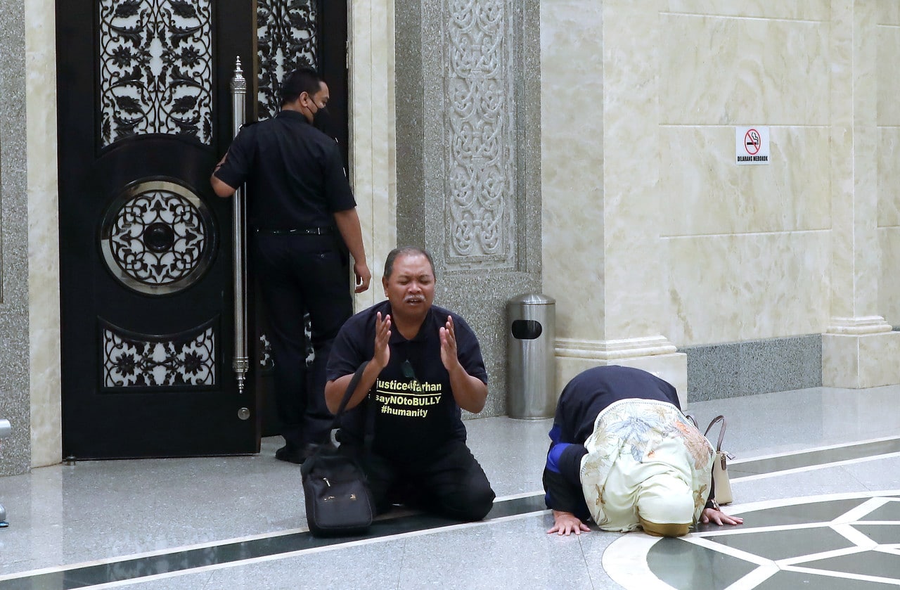 Zulfarhan's parents prostrate in gratitude after justice finally served