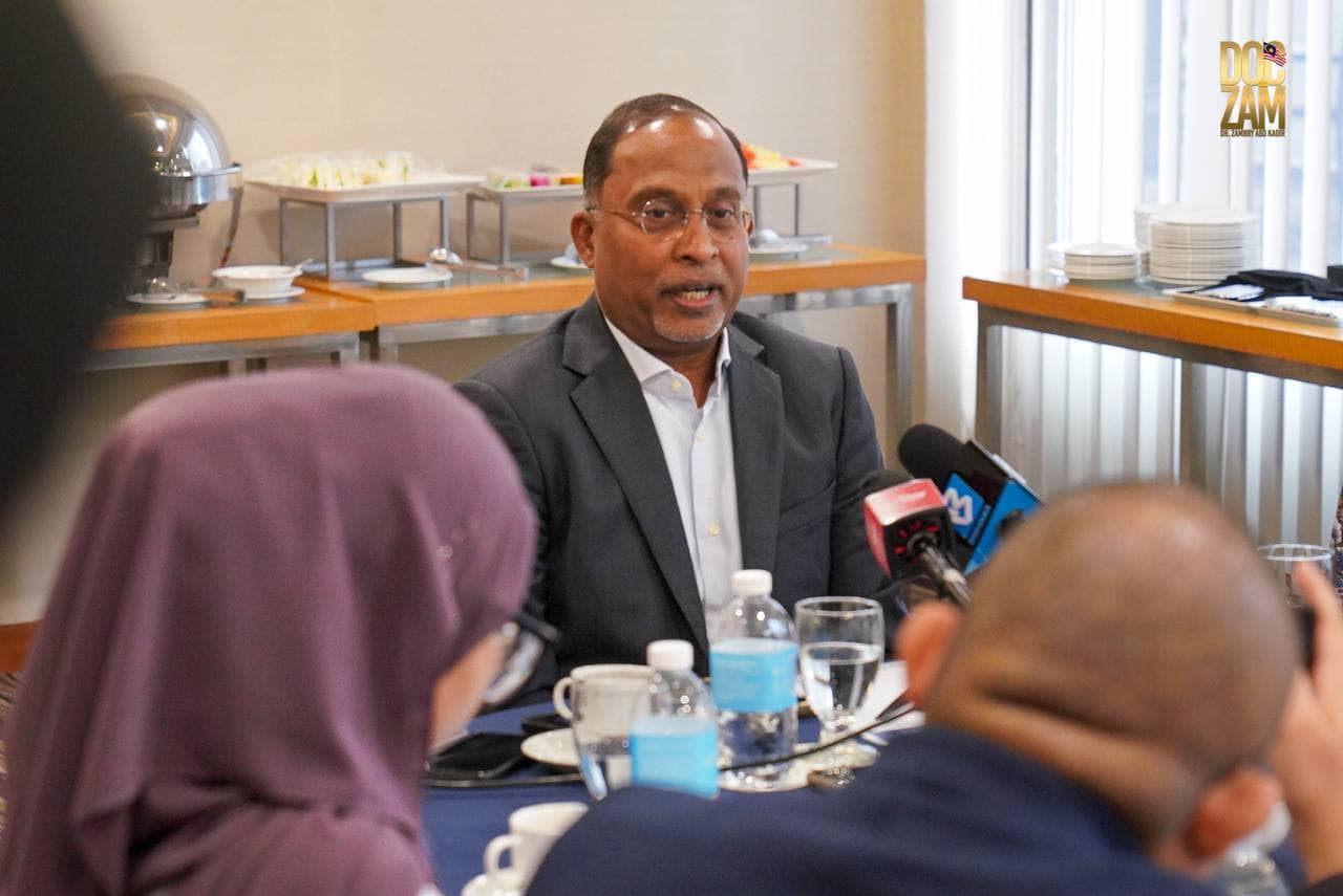 Siswi Sulung scheme helps needy M40 students