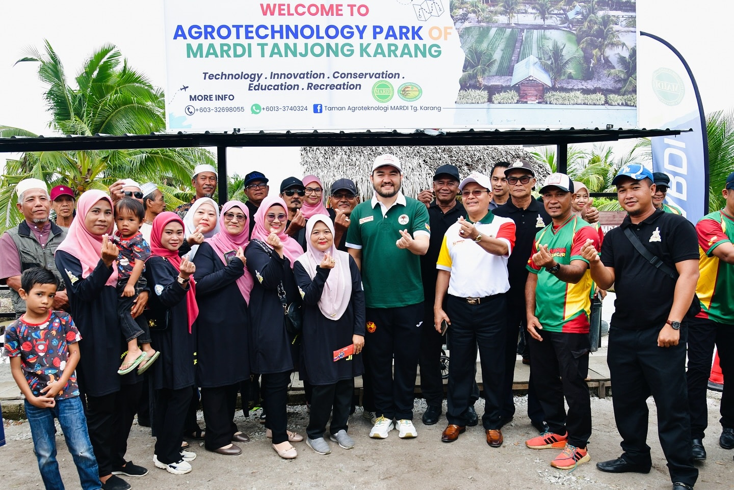 Raja Muda berkenan santuni rakyat, lawat lokasi menarik Kuala Selangor
