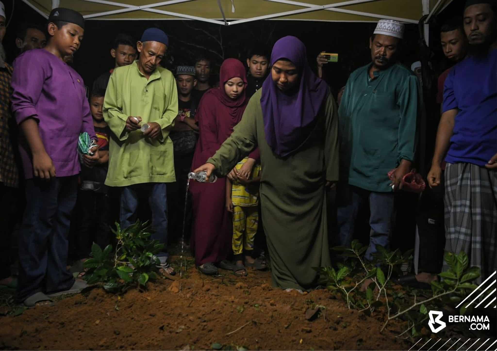 Jenazah kanak-kanak termakan keropok beracun selamat dikebumikan