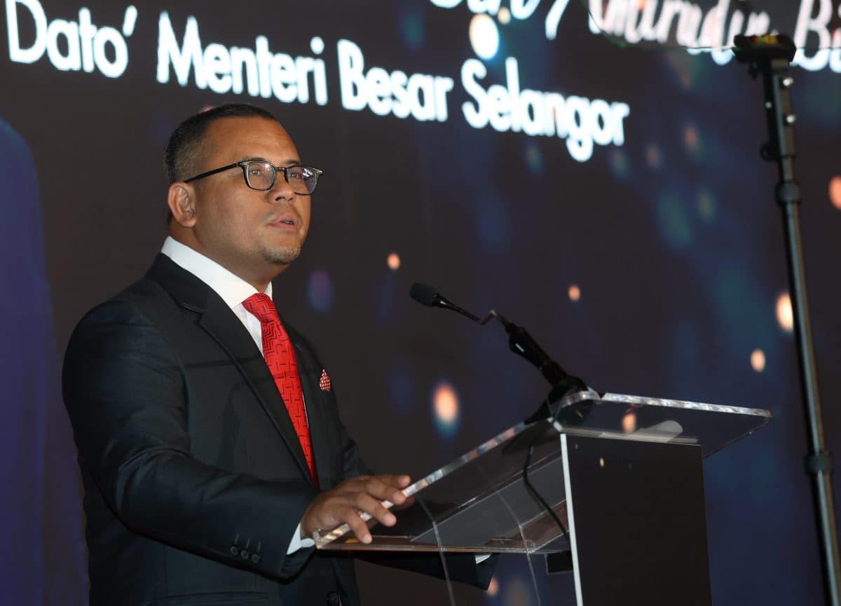 雪大臣：全民团结推动经济增长