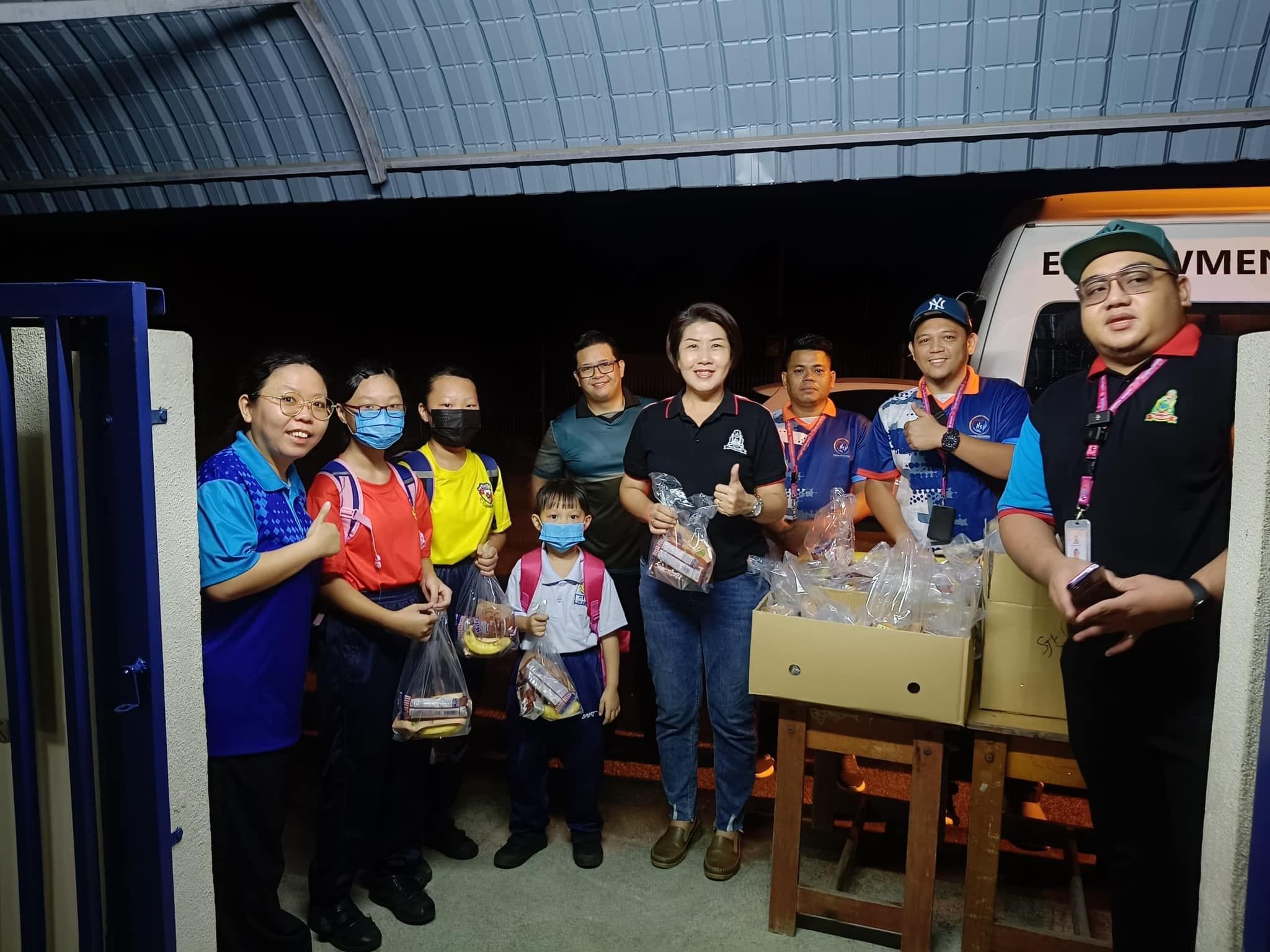 乌雪市会3学校派免费早餐