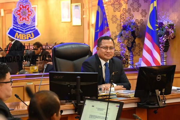 எம்.ஆர்.டி நிலையத்திற்கான நடைபாதைகள் பயனர்களின் வசதியாக மேம்படுத்தப்பட்டுள்ளது - எம்பிபிஜே