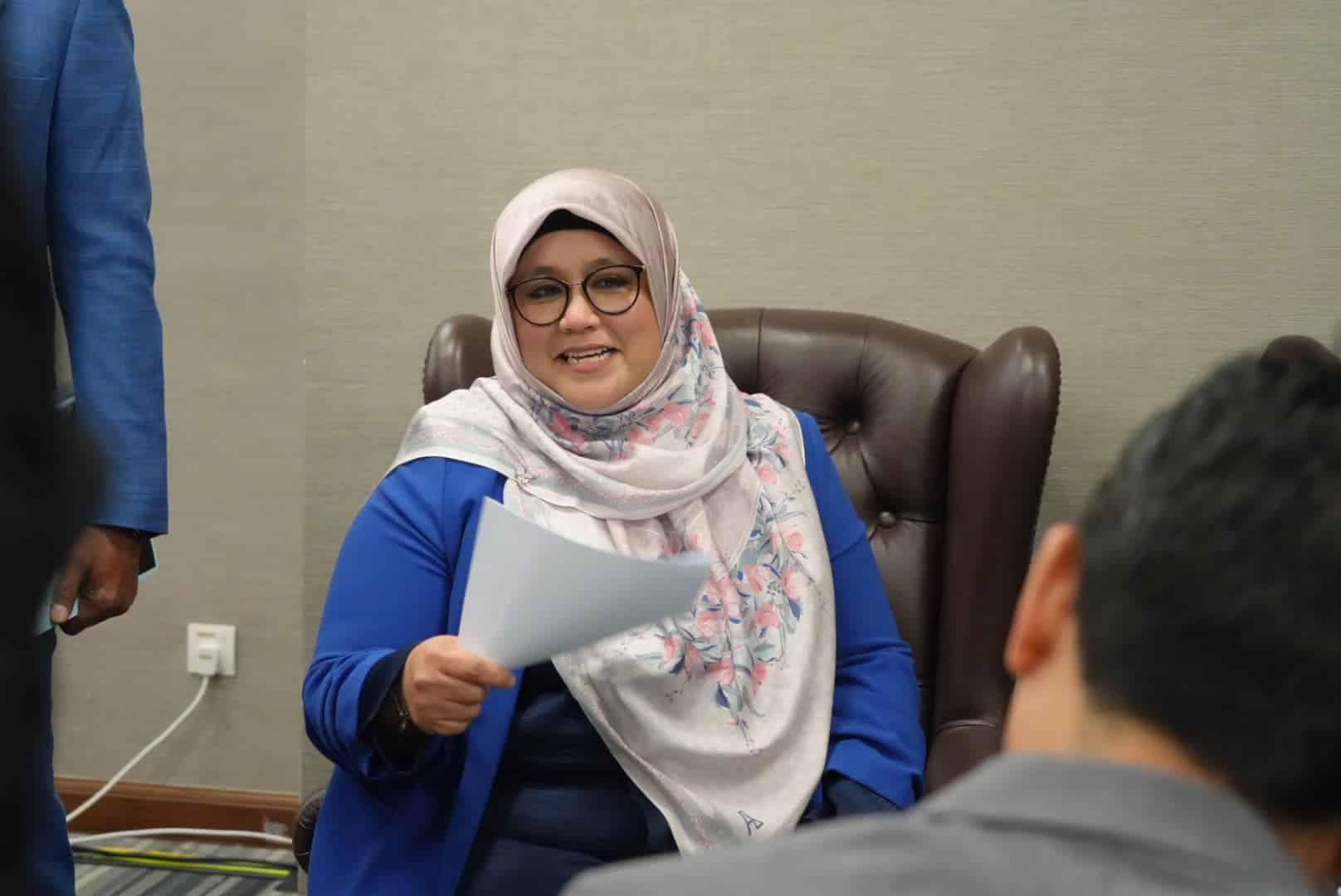 24未授权用户系统批外劳申请 公账会已报案促彻查