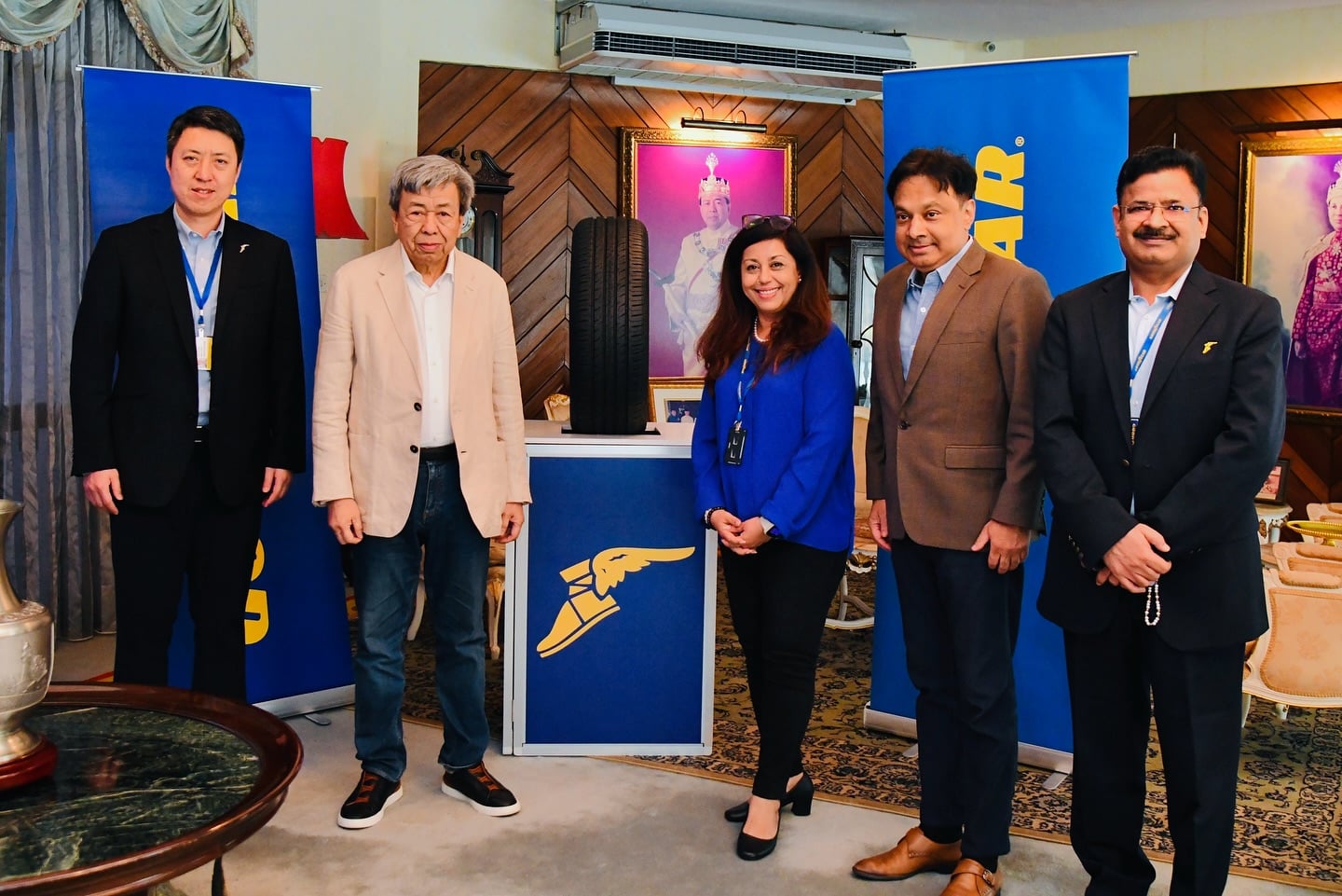 Sultan berkenan terima cenderamata kenangan Goodyear