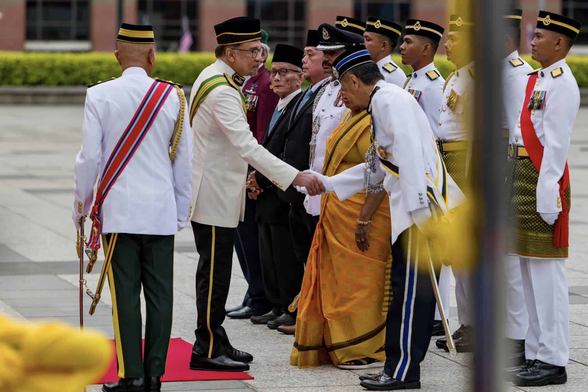 Hargai wira negara, PM ucap Selamat Hari Pahlawan