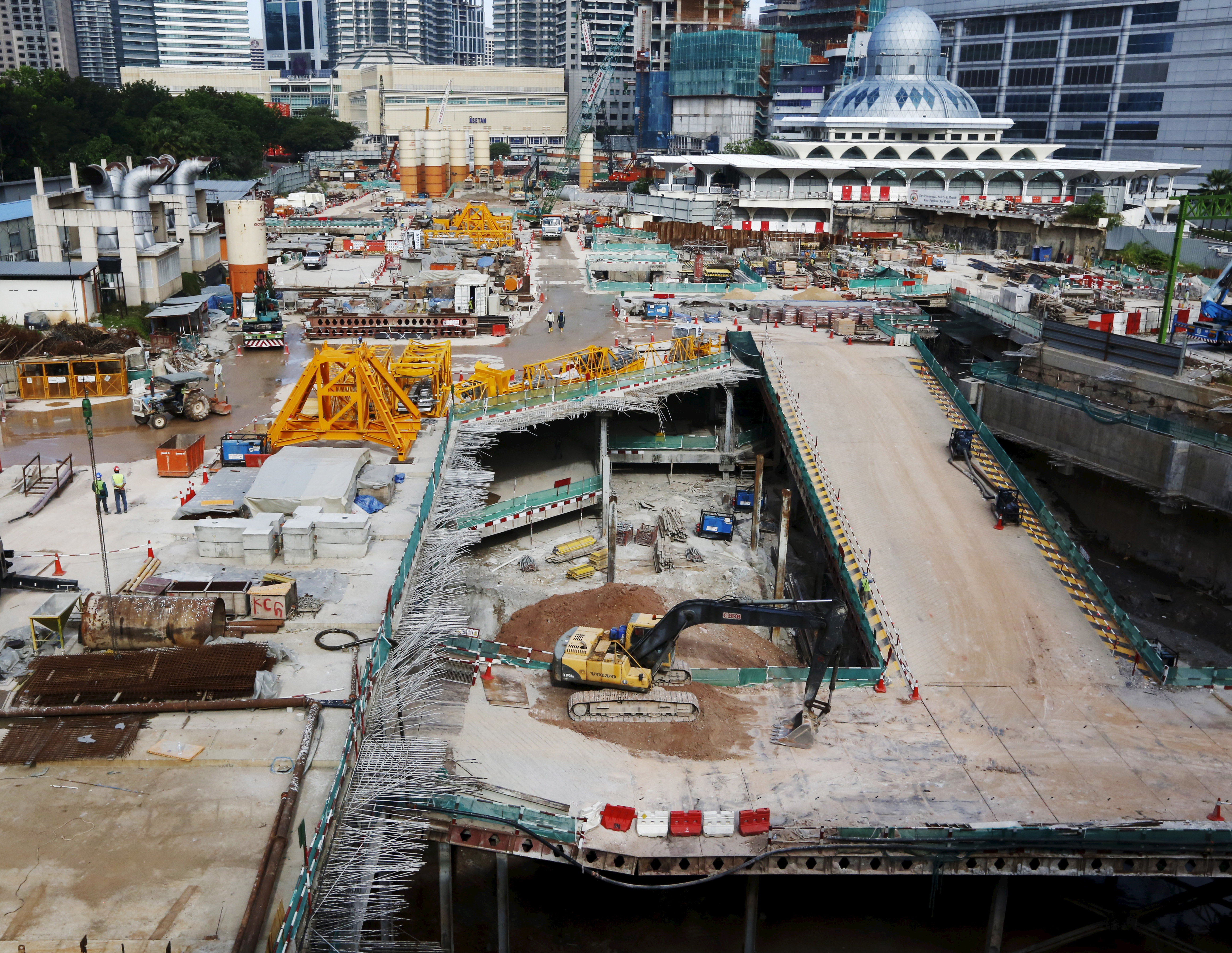 Auditor-General: Nearly 4,000 of 12MP projects in progress by August