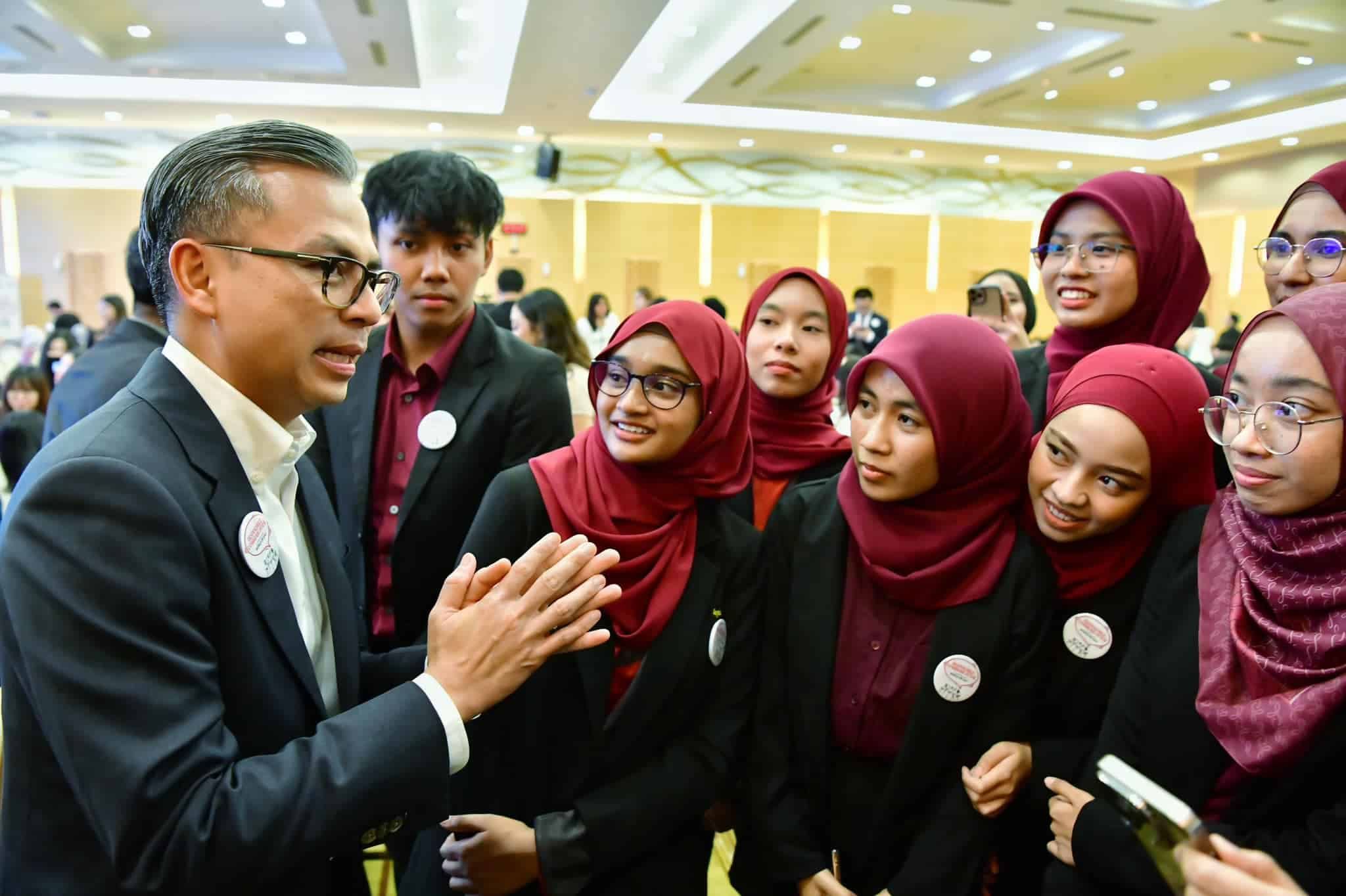 Comms Ministry announces Rahmah Student Prepaid Package