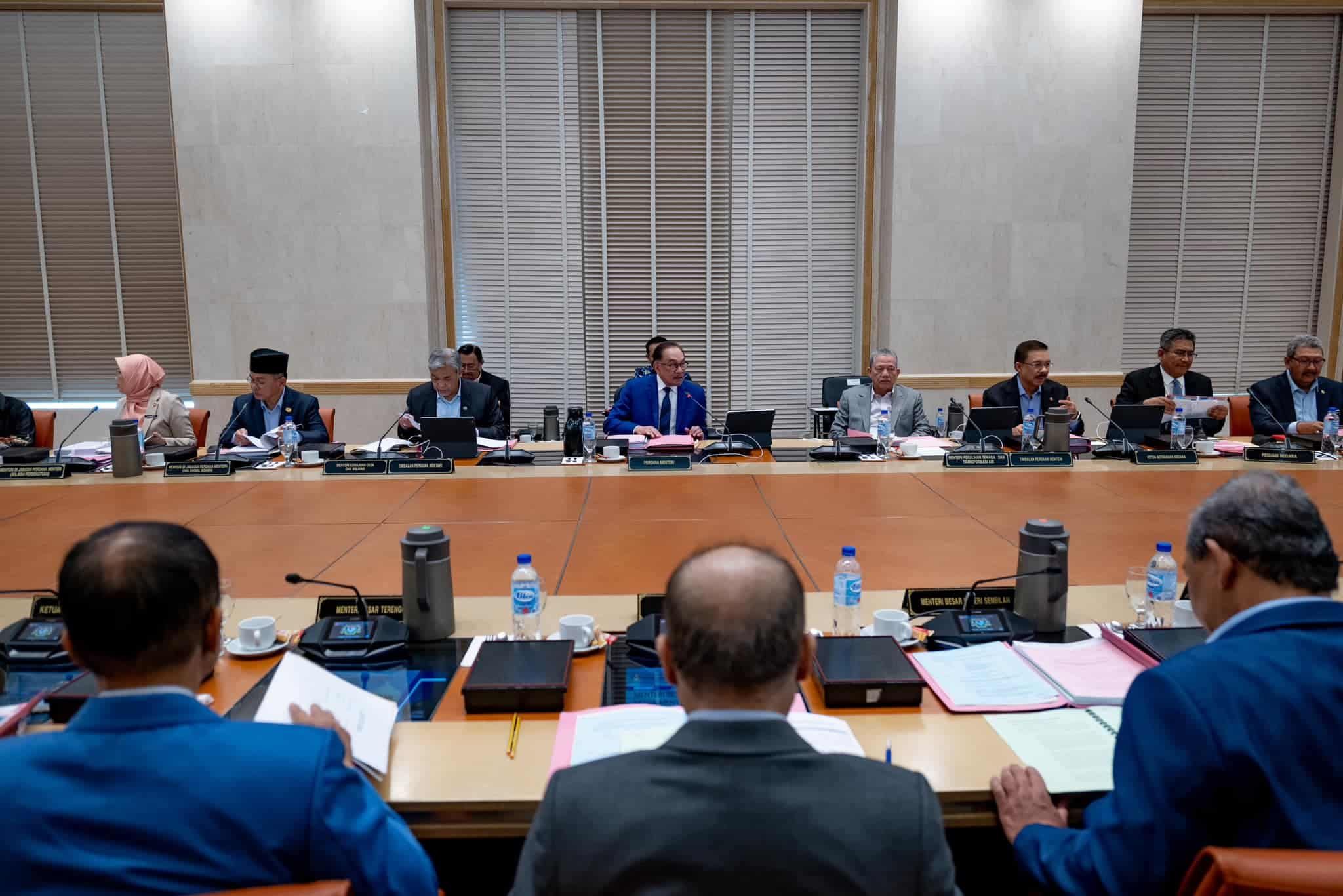 PM chairs 143rd meeting of Menteri Besar, Chief Ministers