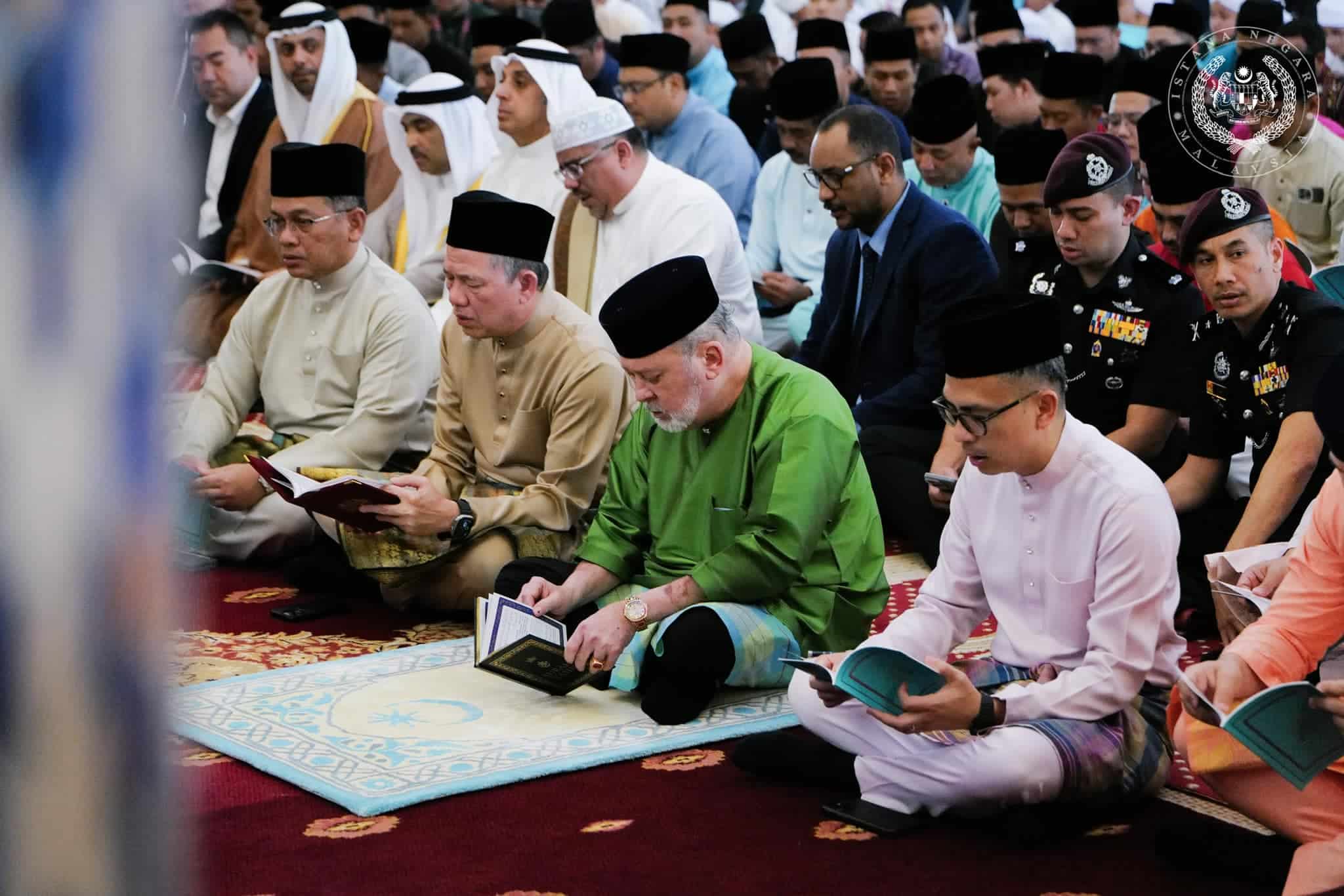 King, Queen grace Yasin recital, 'Doa Selamat' ceremony