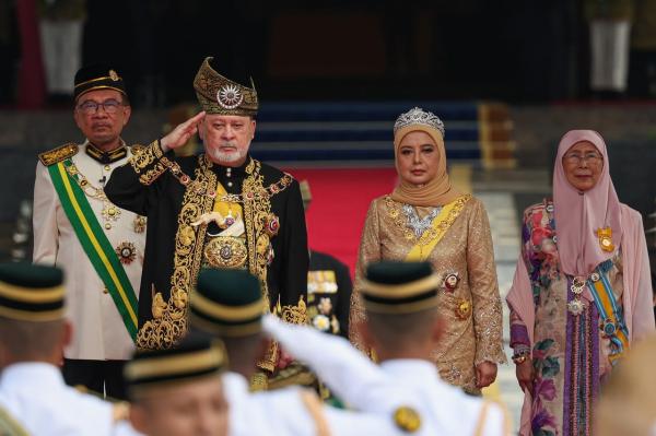 Royal salute marks commencement of King’s installation ceremony