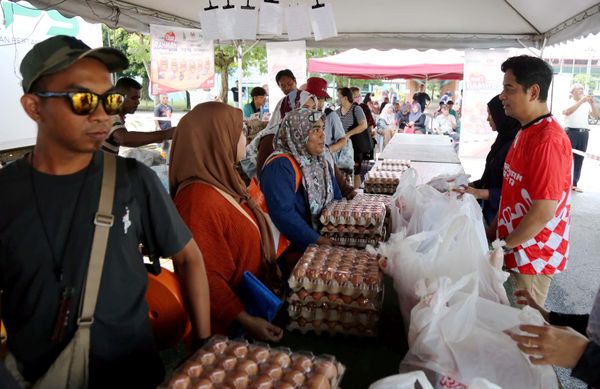 斯里斯迪亚区已办5促销市集 逾3000户受惠购便宜食材