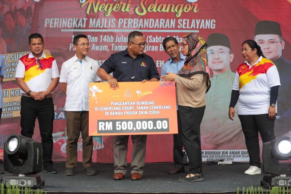 雪大臣移交60万予3廉价组屋 助维修基设.打造舒适家园