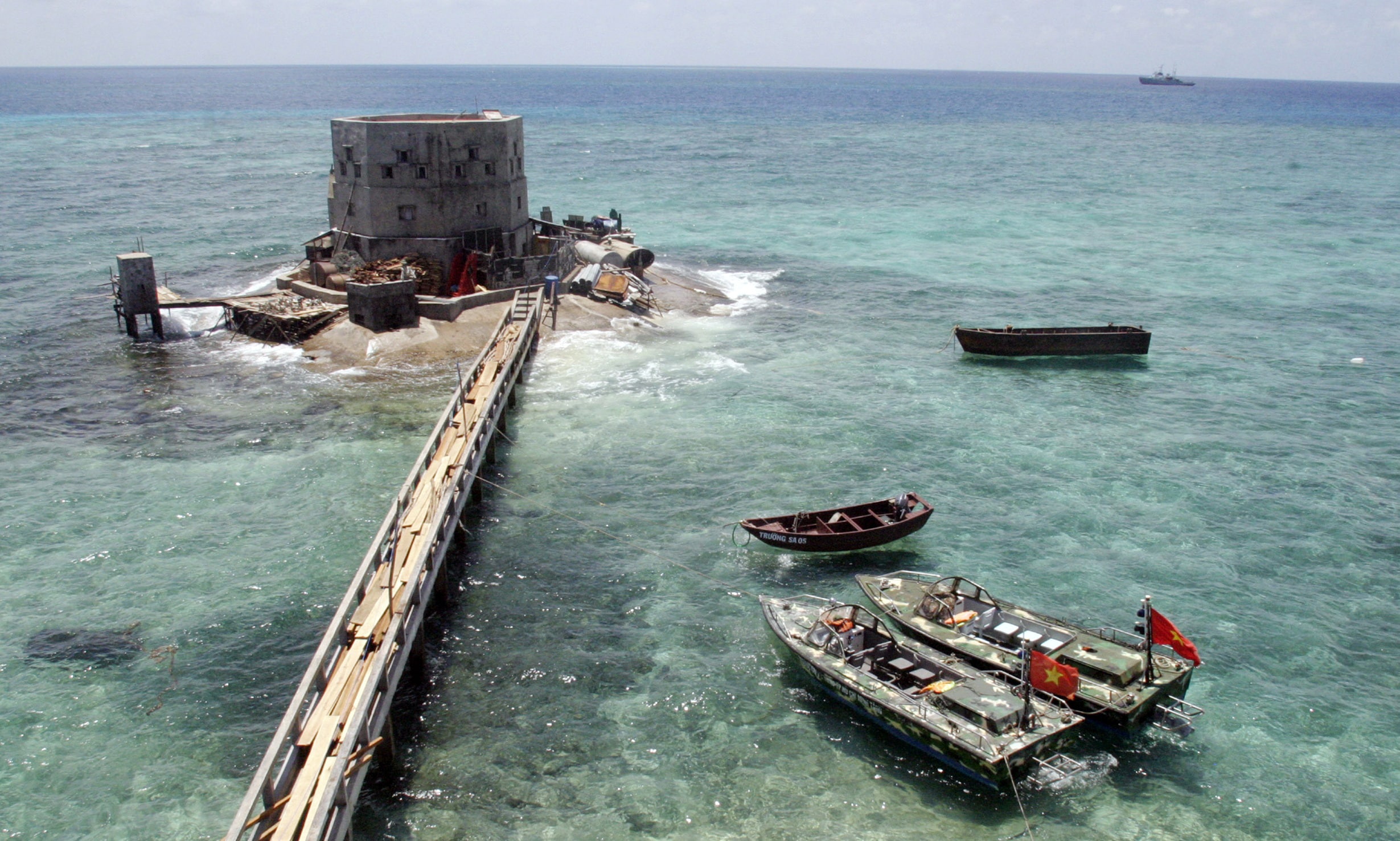 Vietnam files UN claim to extended continental shelf in South China Sea