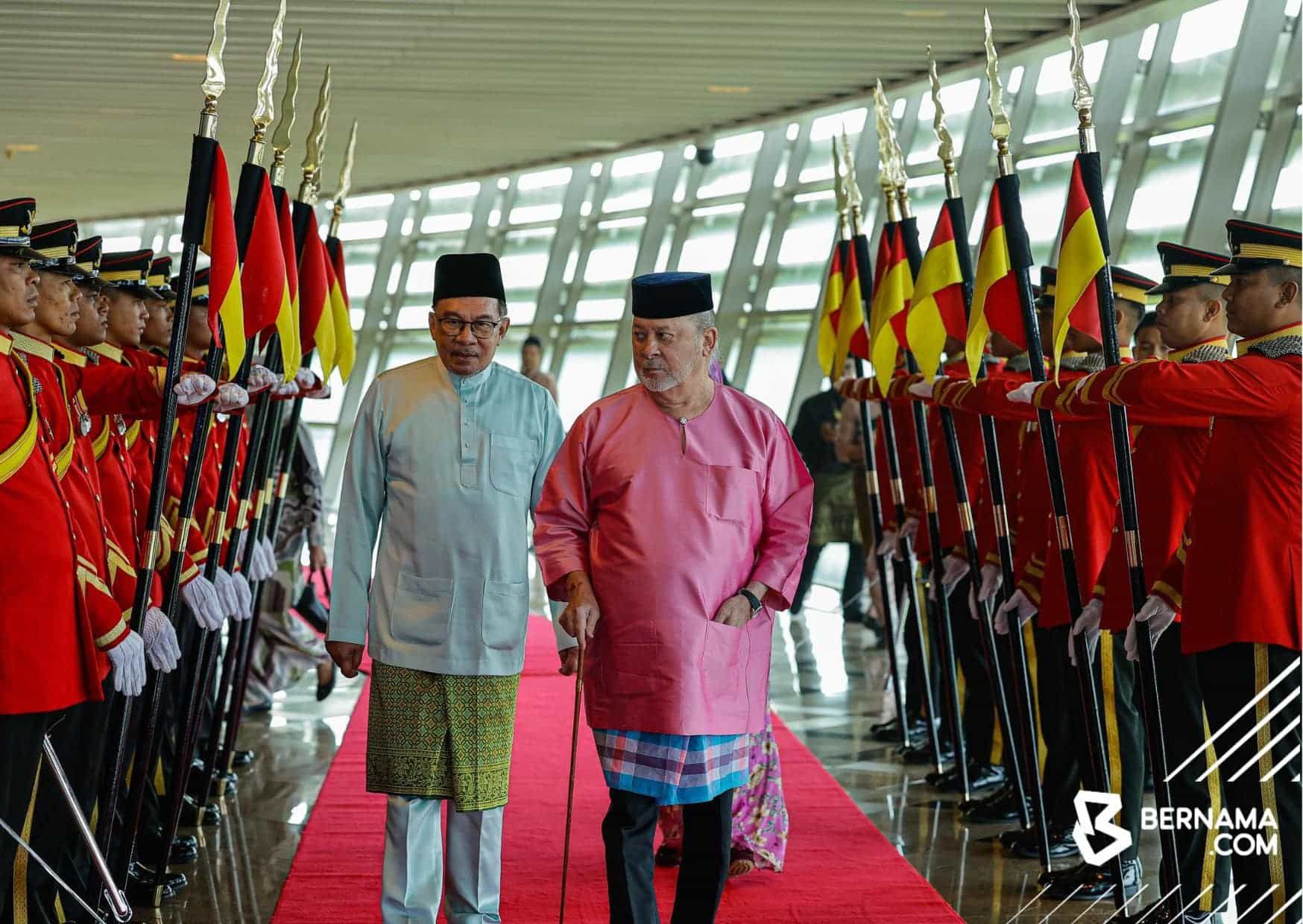 促国人勿滥用社媒争论羞辱他人 陛下：避免极端造成分裂及冲突