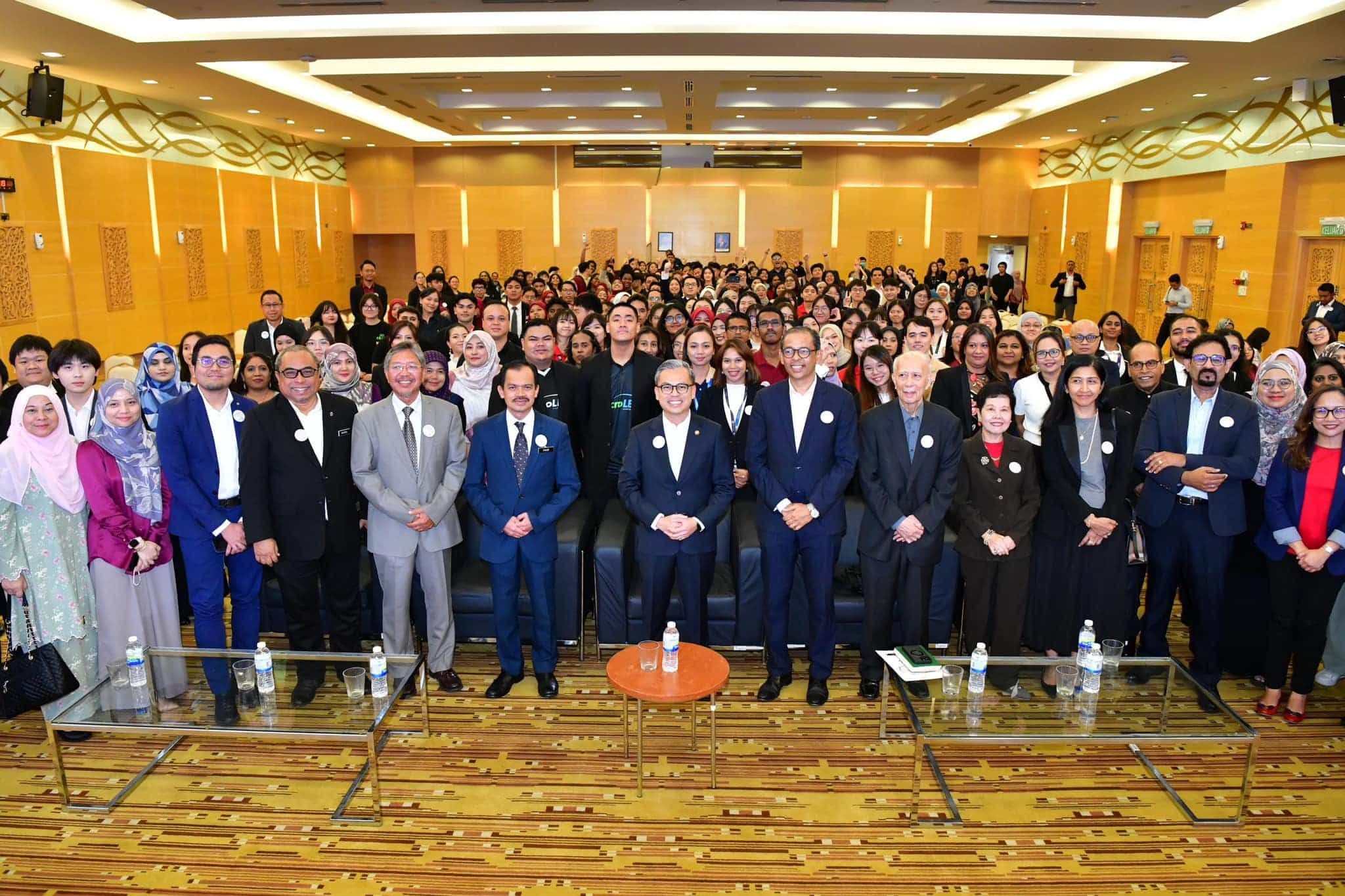 建立信任打造美好未来  法米冀公关从业者诚实有道德