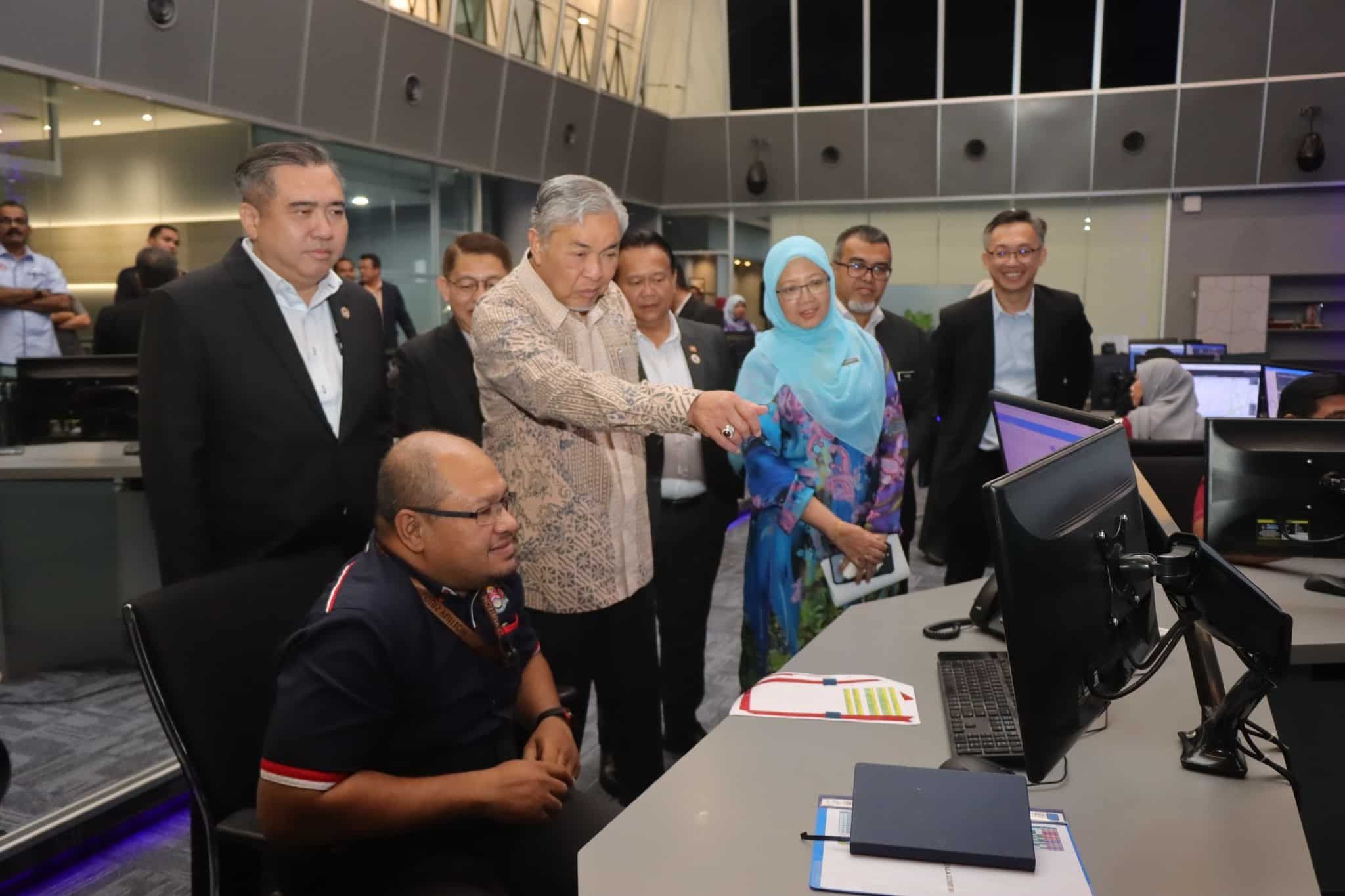 交通部致力改善公交行人道 陆兆福：公私合作增巴士站