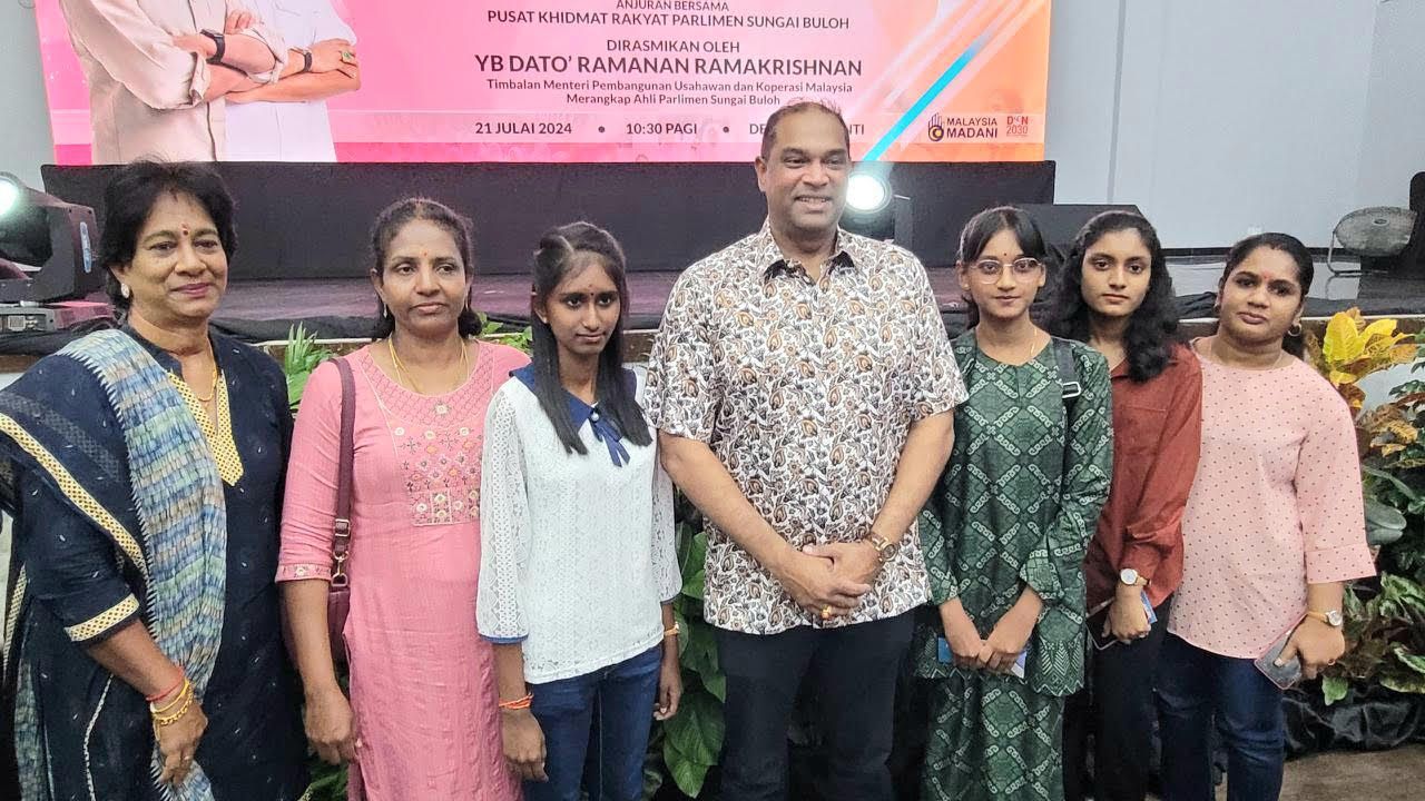 எஸ்.பி.எம். தேர்வில் சிறப்பாகத் தேறிய 226  மாணவர்களுக்கு வெ.1 லட்சம் வெகுமதி- டத்தோ ரமணன் வழங்கினார்