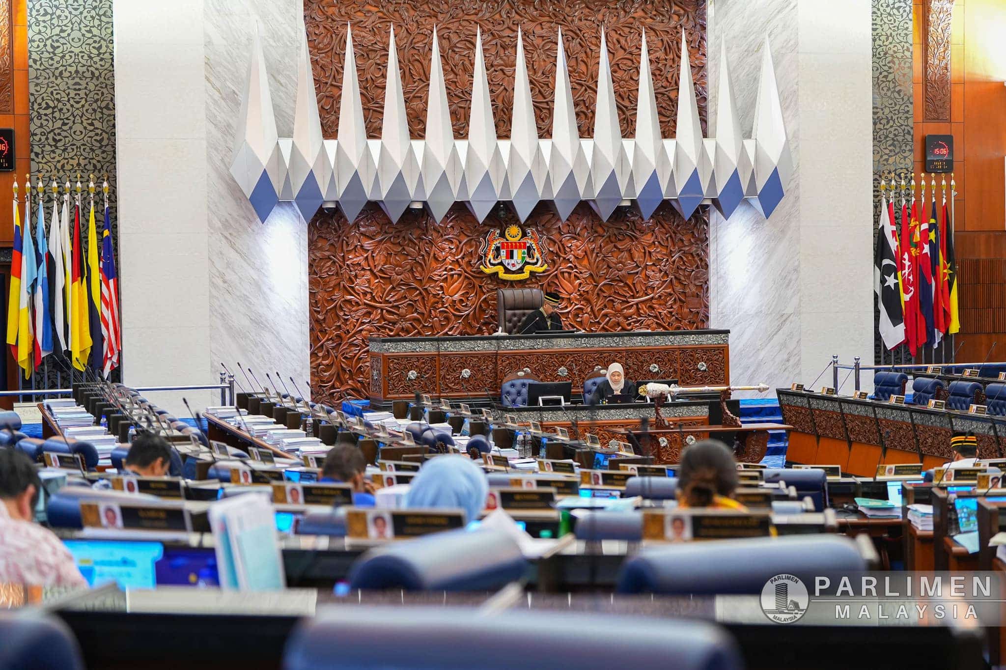 Dewan Rakyat sitting: Internet connectivity, youth motorsports among key topics
