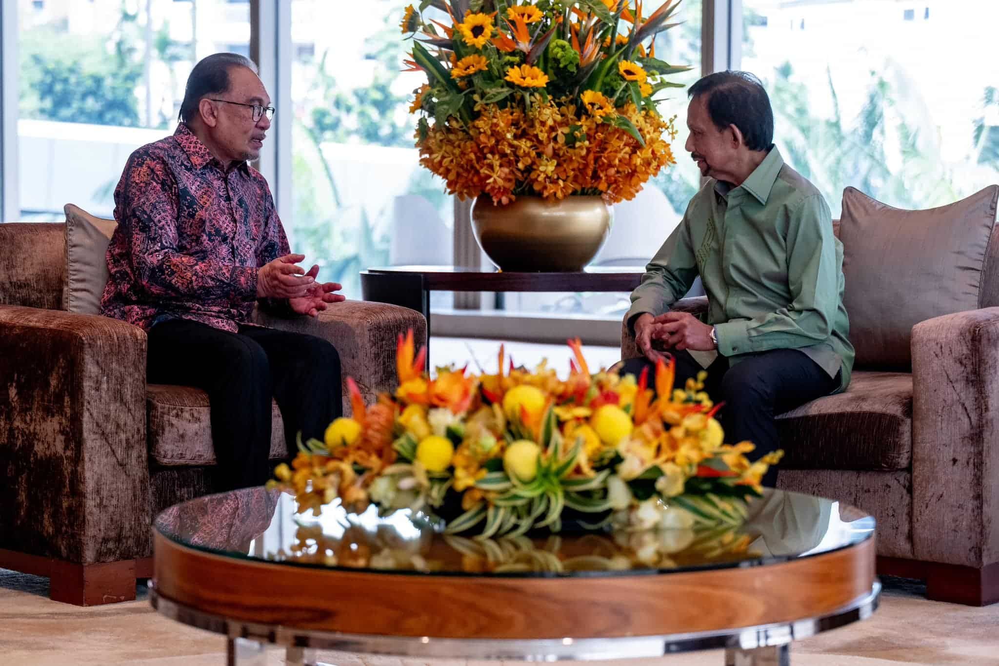 安华会晤汶莱苏丹谈合作进展  讨论领导人年度磋商筹备