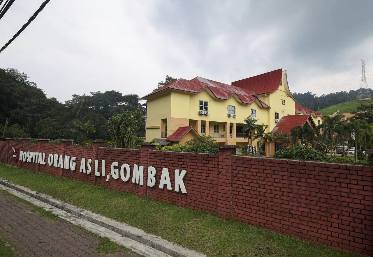 Julung kali terima tetamu diraja, Orang Asli Gombak teruja sambut Permaisuri Agong