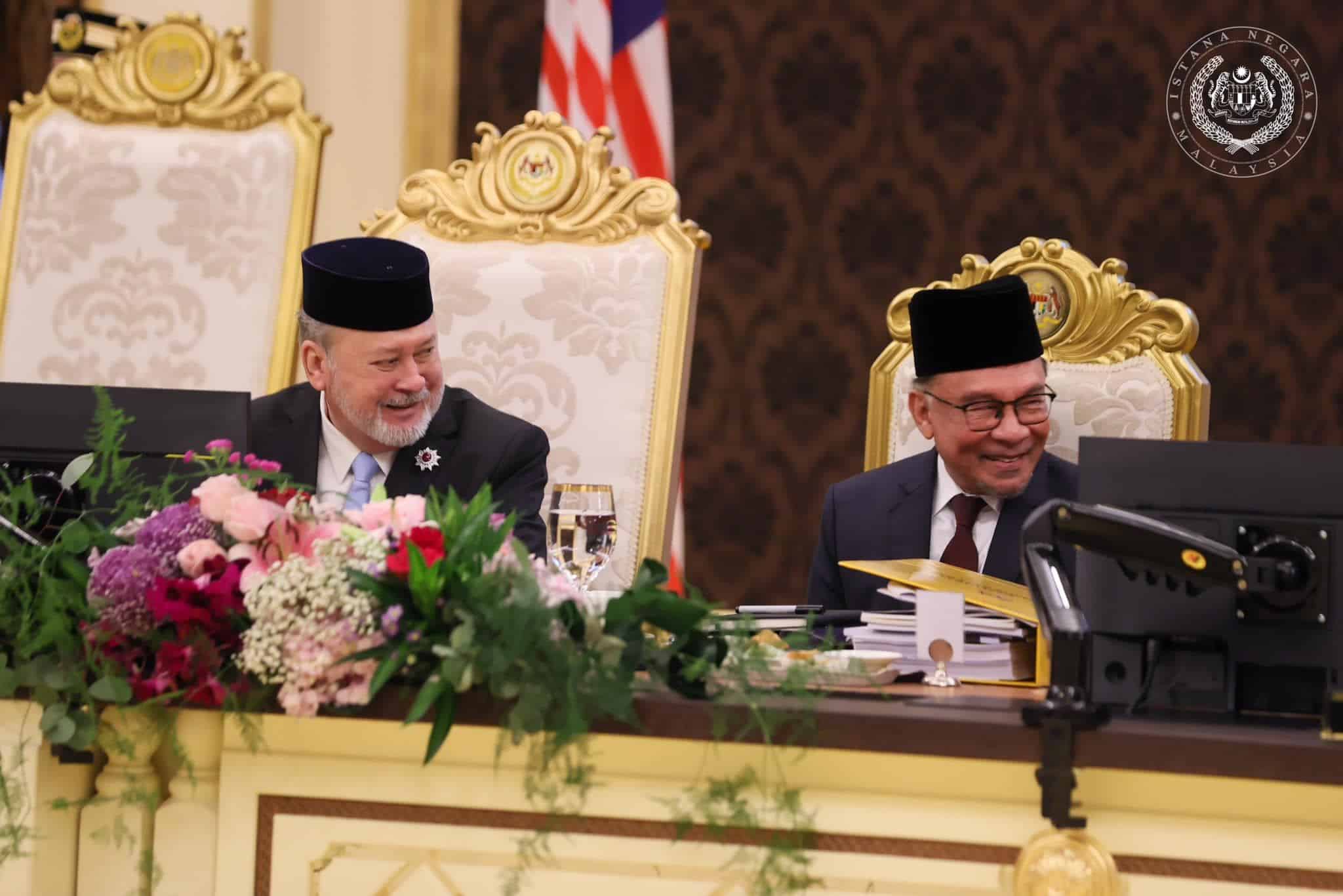 King attends 266th Conference of Rulers
