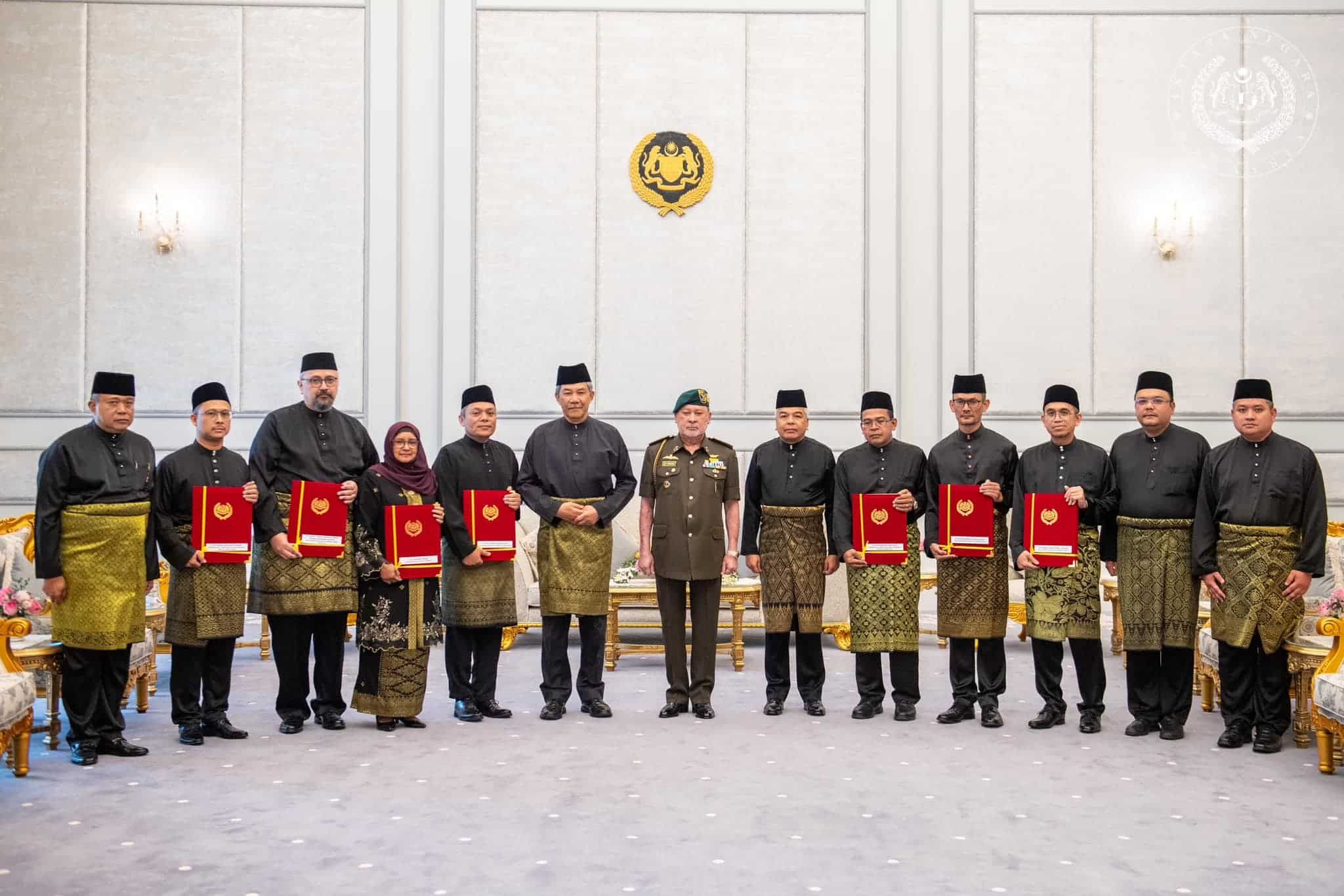 国家元首颁委任状  7新任大使与海外专员授命