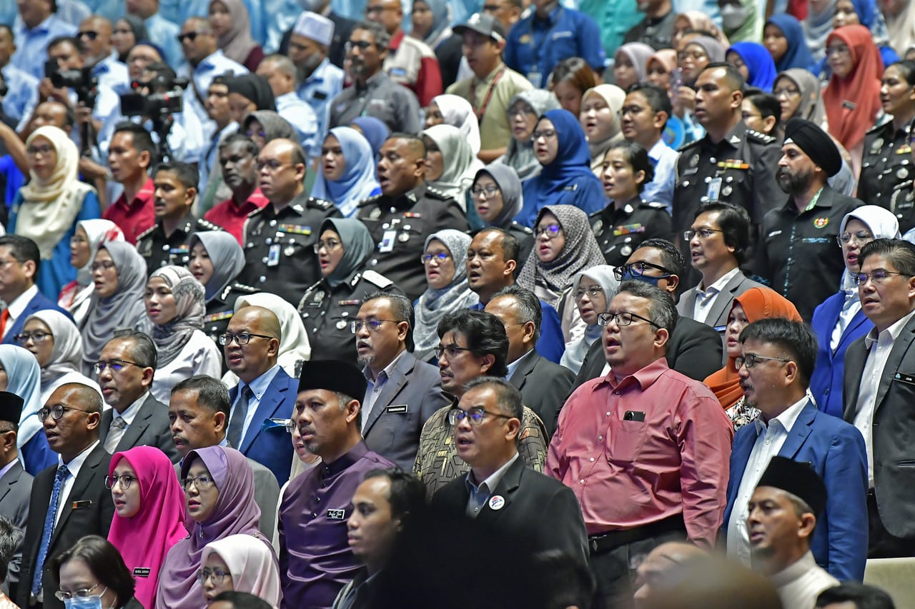 Public servants barred from statements undermining govt policies