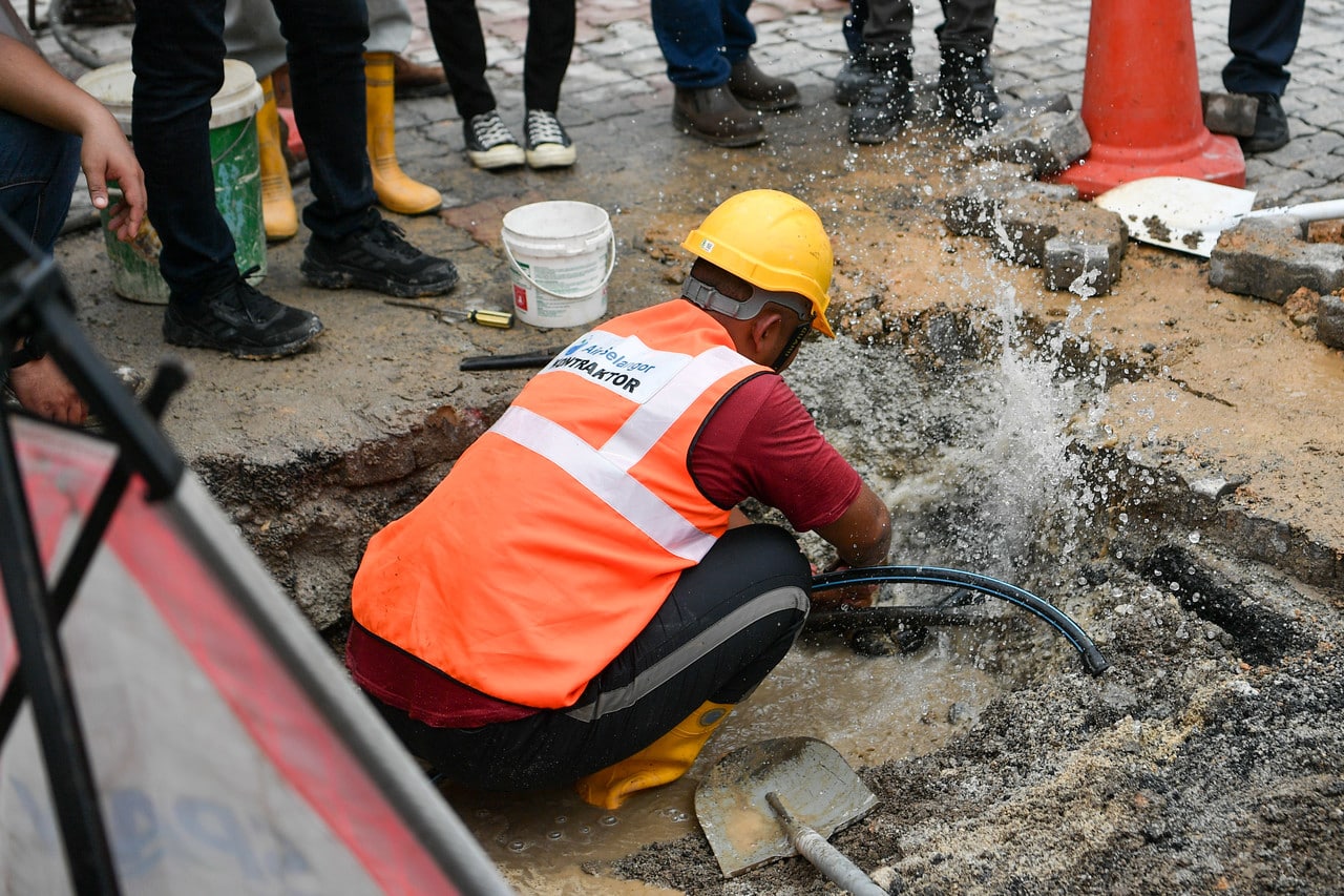 SPAN raids two railway construction sites over suspected water theft