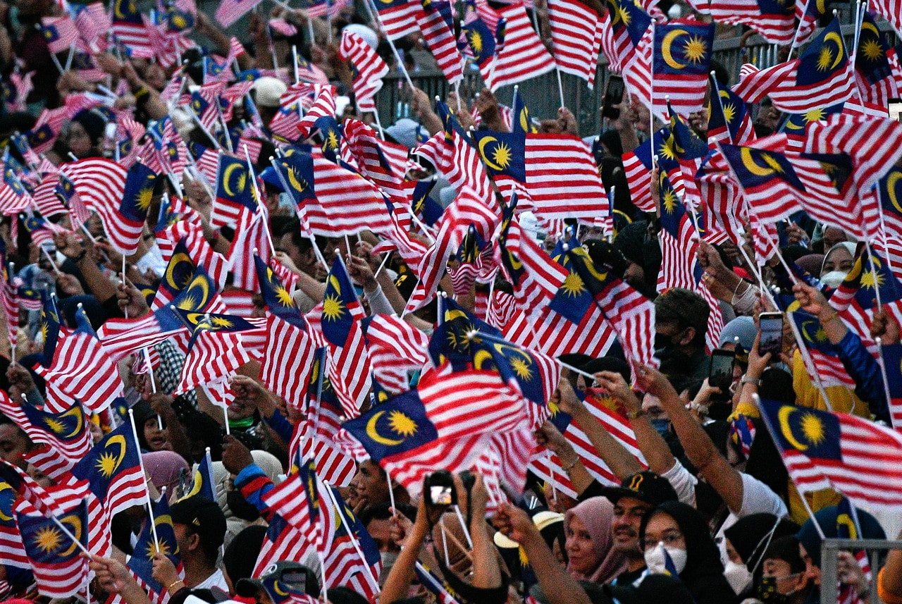 Papar Jalur Gemilang tidak lengkap, KPM jalan siasatan terperinci