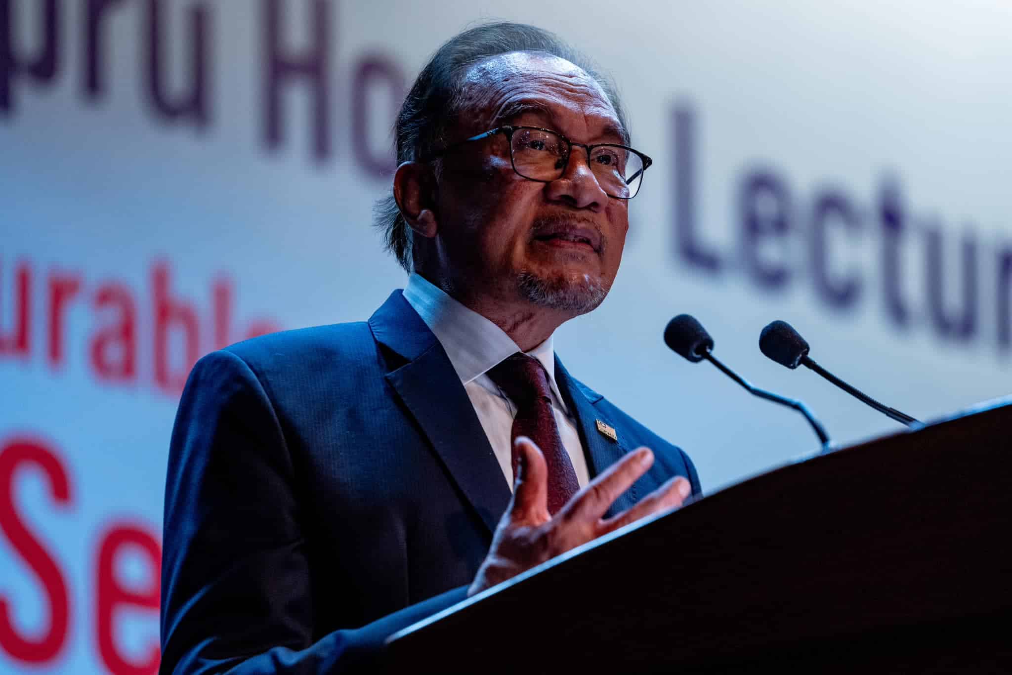 Anwar extends condolences to families of UiTM students killed in Dungun crash