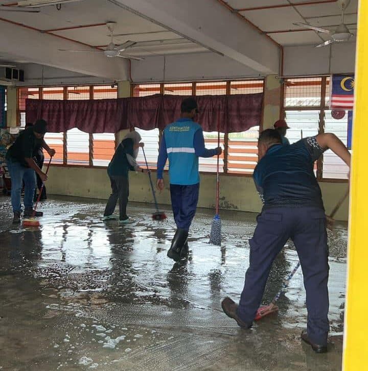 州议员携有关当局 查巴当爪哇水灾肇因