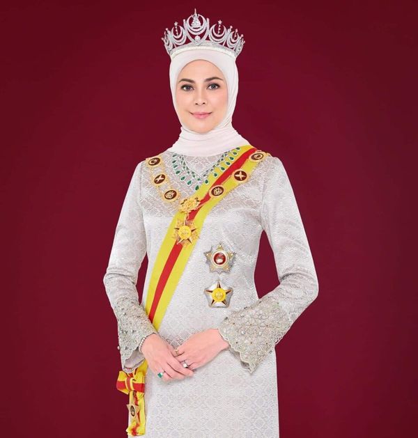 雪州苏丹后推出新官方肖像