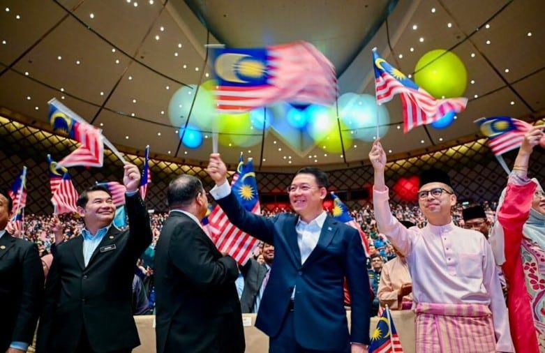 公务员体系迎来改革 倪可敏：贪腐包庇者禁升级