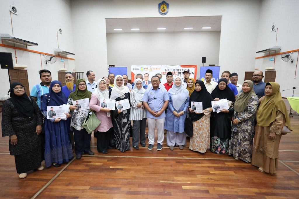 Medan selera terbakar, MB derma gaji bantu 12 peniaga terkesan