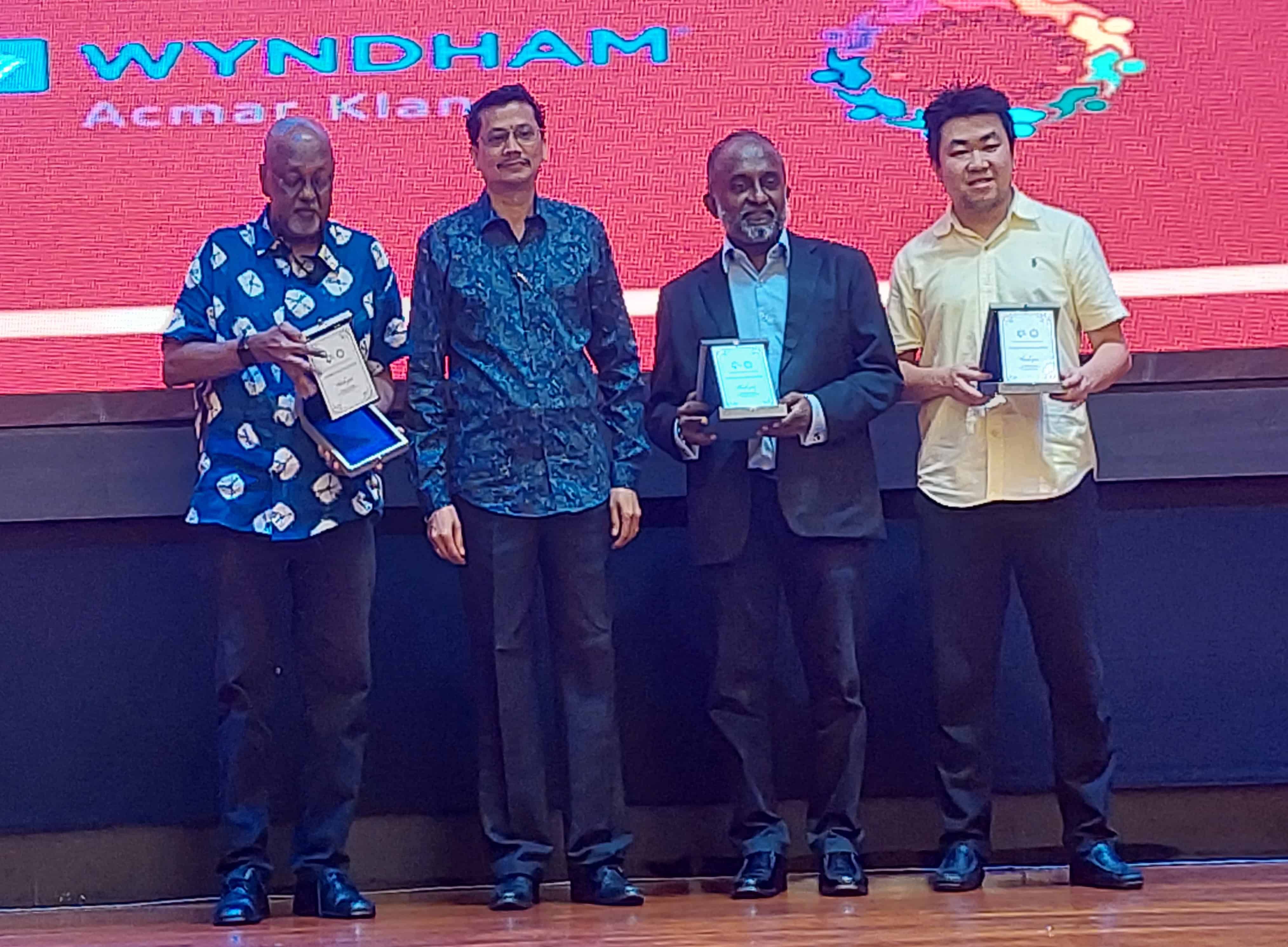 இந்திய சமூகத்திற்கு உதவிக் கரம் நீட்டும் ‘நம்மை நாம் காப்போம்‘ இணைத்தளம்- சண்முகம் மூக்கன் தொடக்கி வைத்தார்