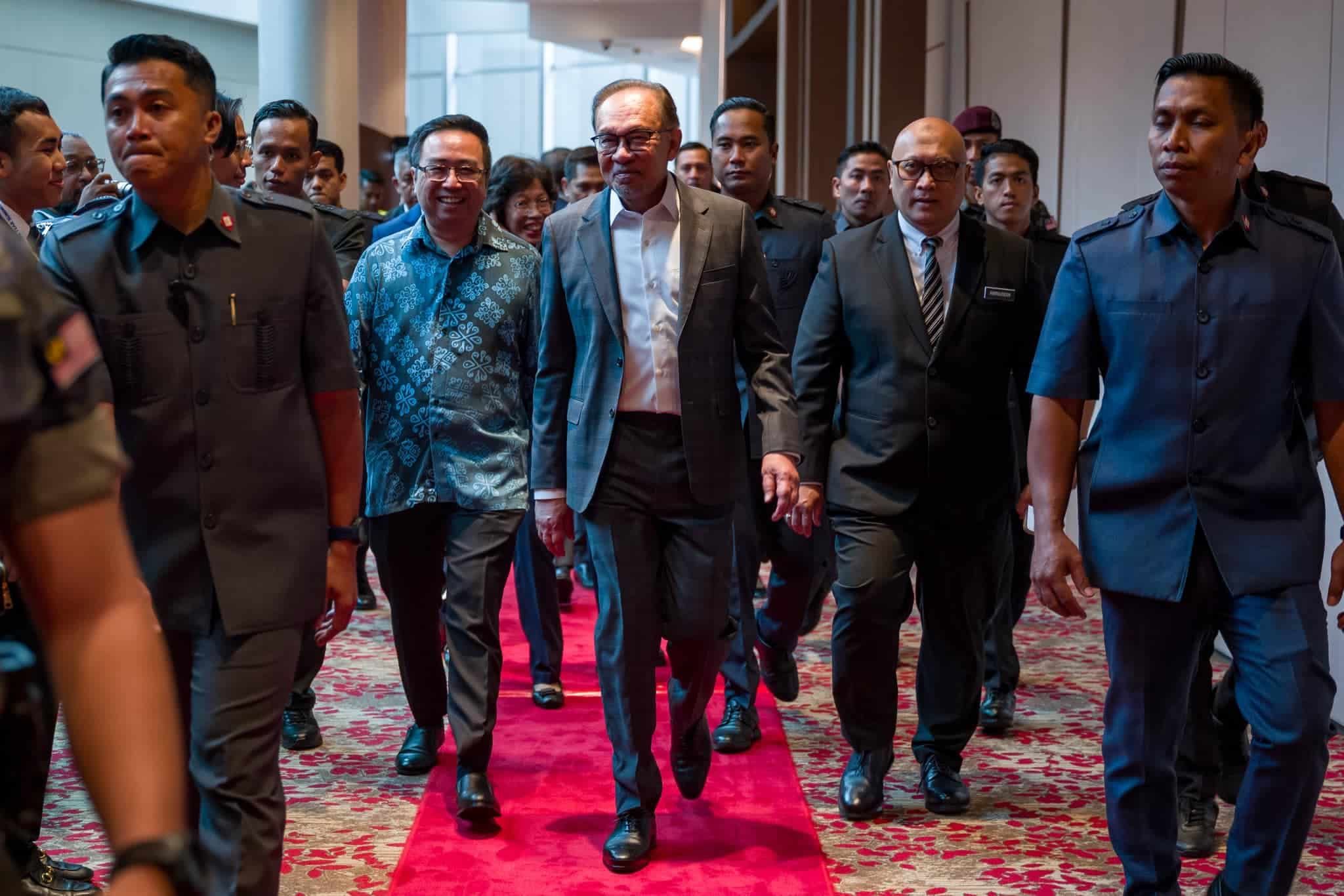 提醒基于公共资金成立的机构  安华：营运勿偏离宗旨