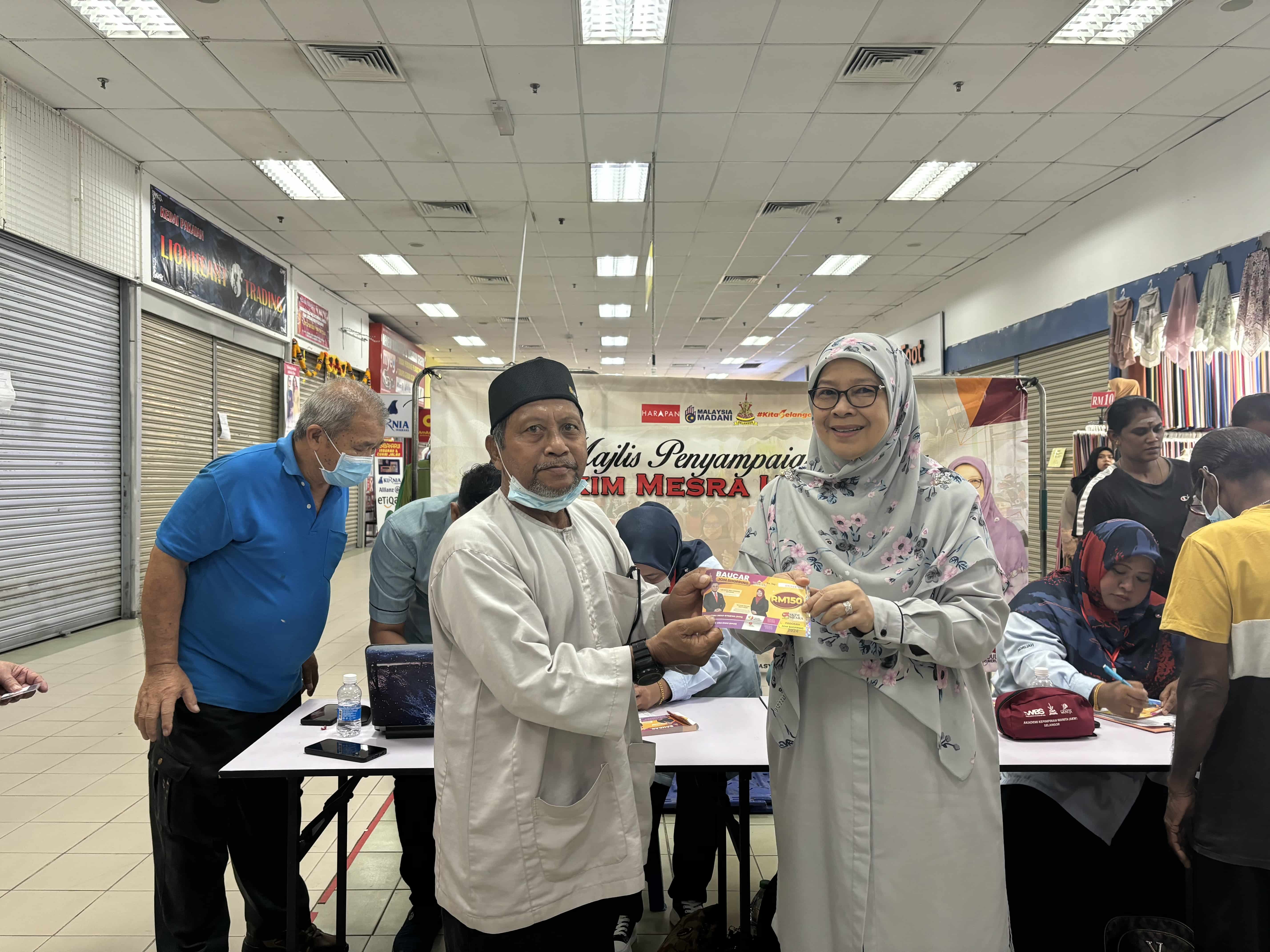 Lebih 4,800 OKU, warga emas DUN Meru terima baucar SMUE