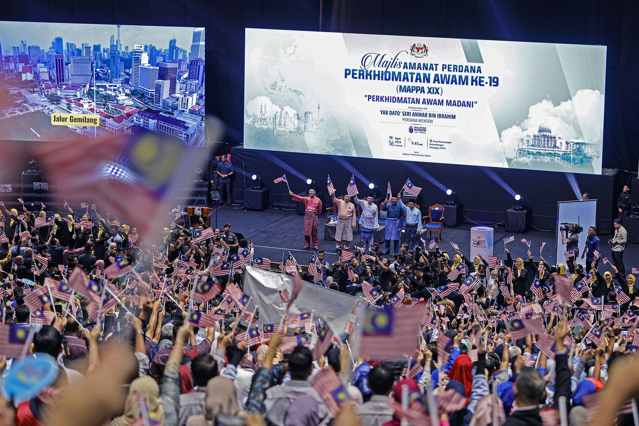 Take immediate action if civil service negligence found — PM