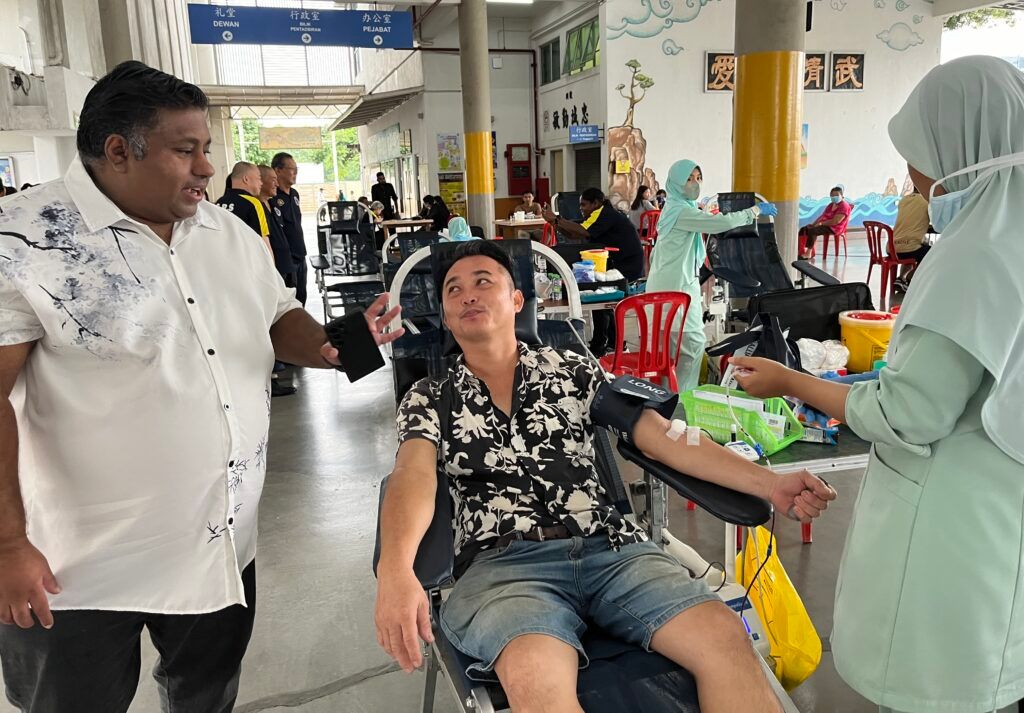 拉吉夫常年办捐血运动  为国家血库贡献逾500包血浆