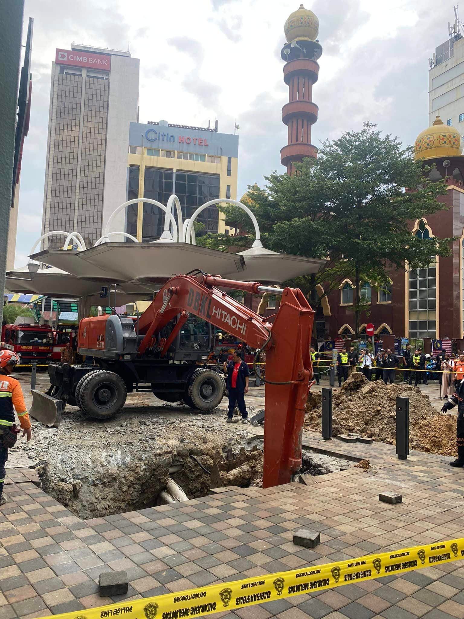 【印度清真寺路地陷】熟人告知女游客常在附近走动 计划今天与夫儿返印度