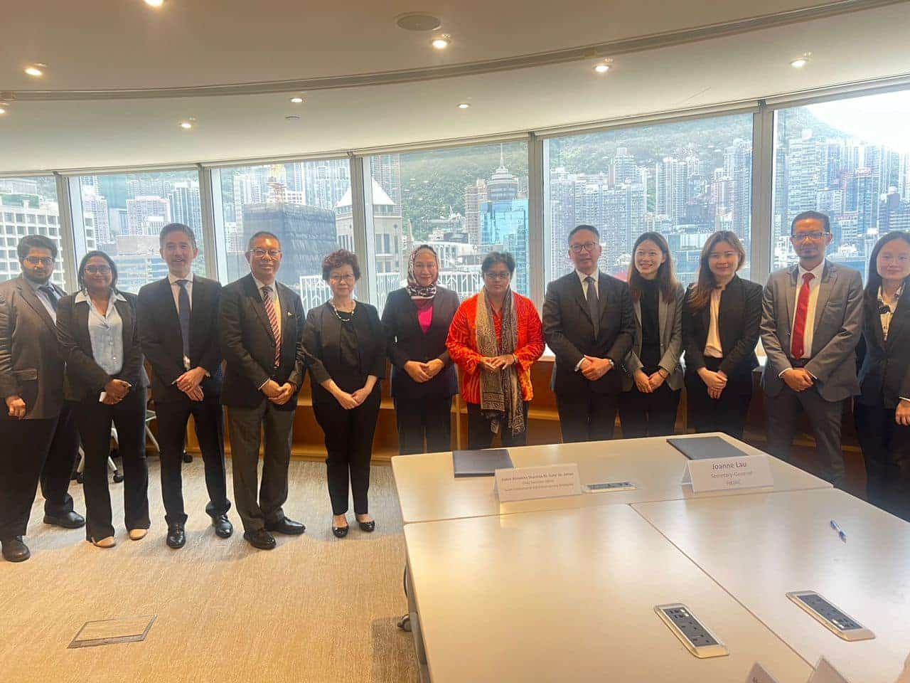 阿莎丽娜访港开启法律领域合作新时代